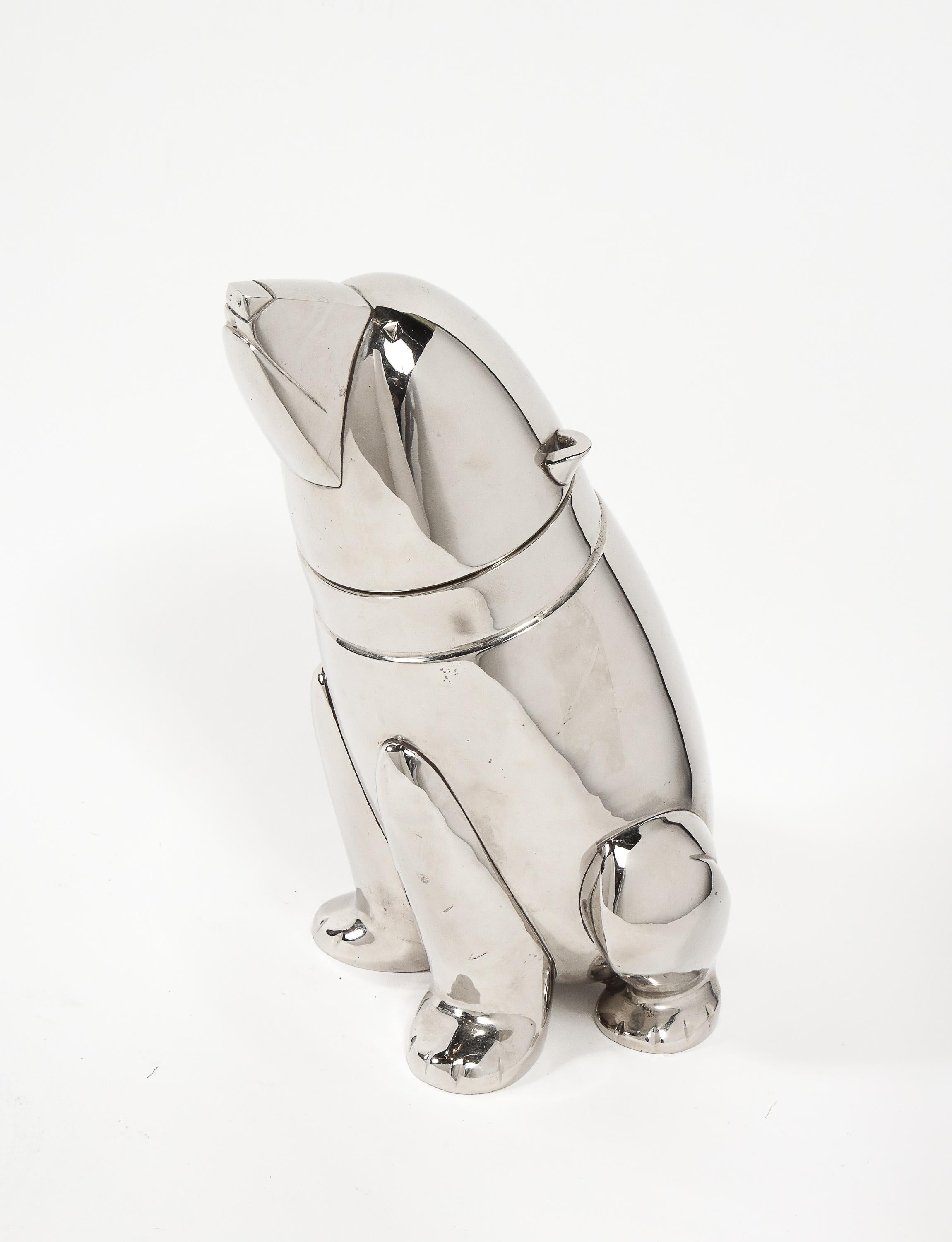 Vintage silver plated cocktail Shaker in the form of a polar bear

'Polar Bear' cocktail Shaker,

circa 1930s.

A very heavy gauge, silver plated cocktail Shaker in the form of a polar bear, the head removing to reveal the strainer.

Good