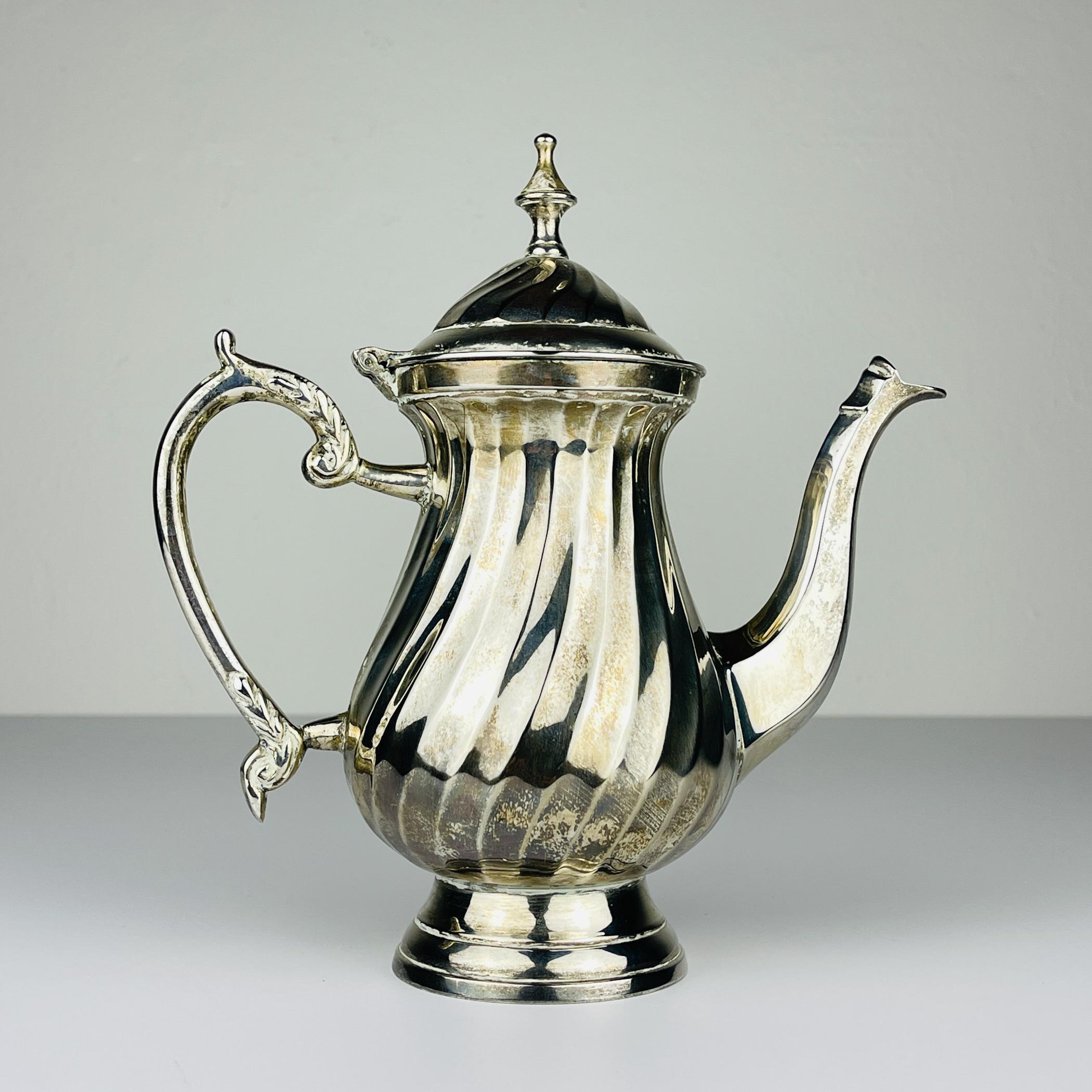 Mid-Century Modern Cafetière vintage en métal argenté par Royal Sheffield, Angleterre, années 1950 en vente