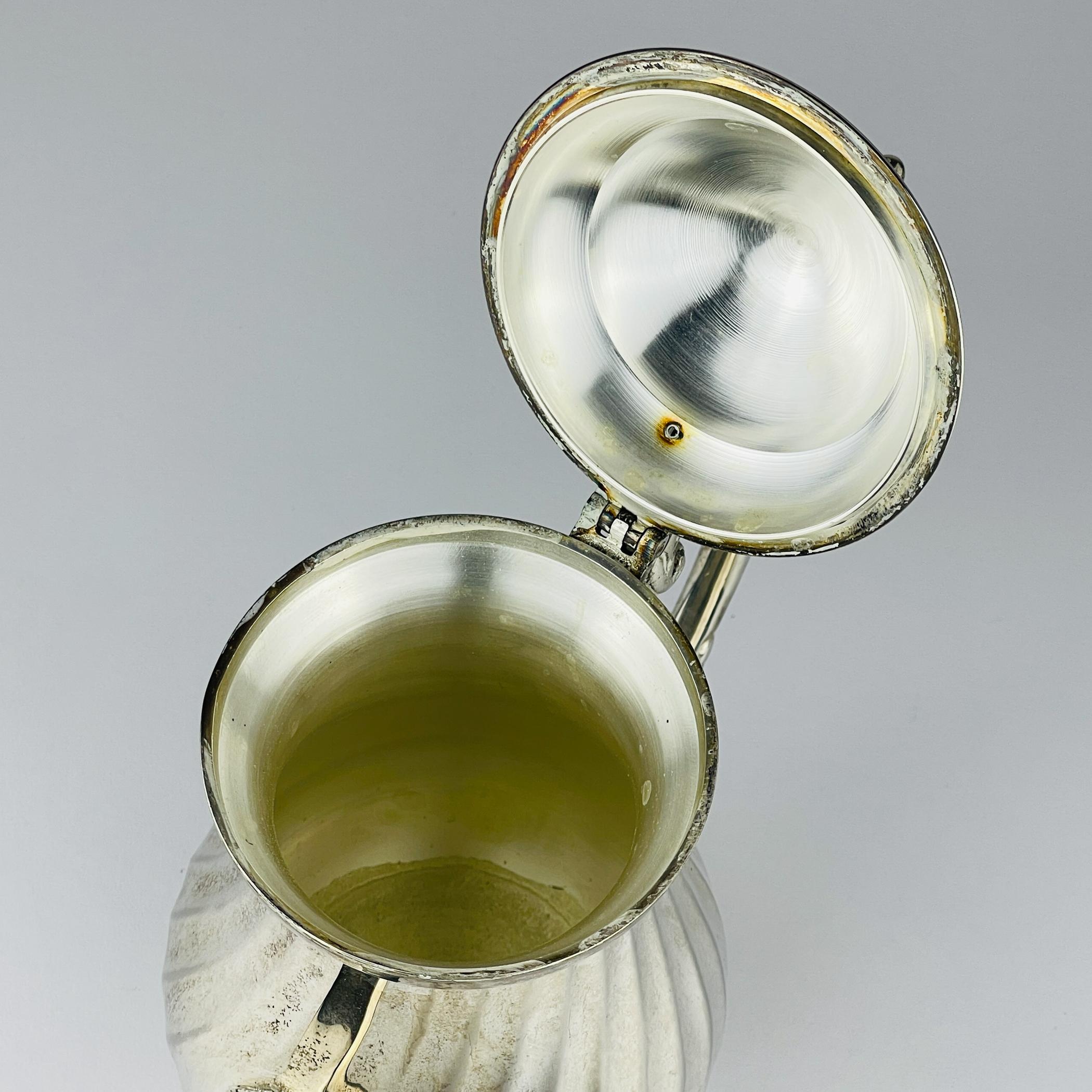 Cafetière vintage en métal argenté par Royal Sheffield, Angleterre, années 1950 Bon état - En vente à Miklavž Pri Taboru, SI