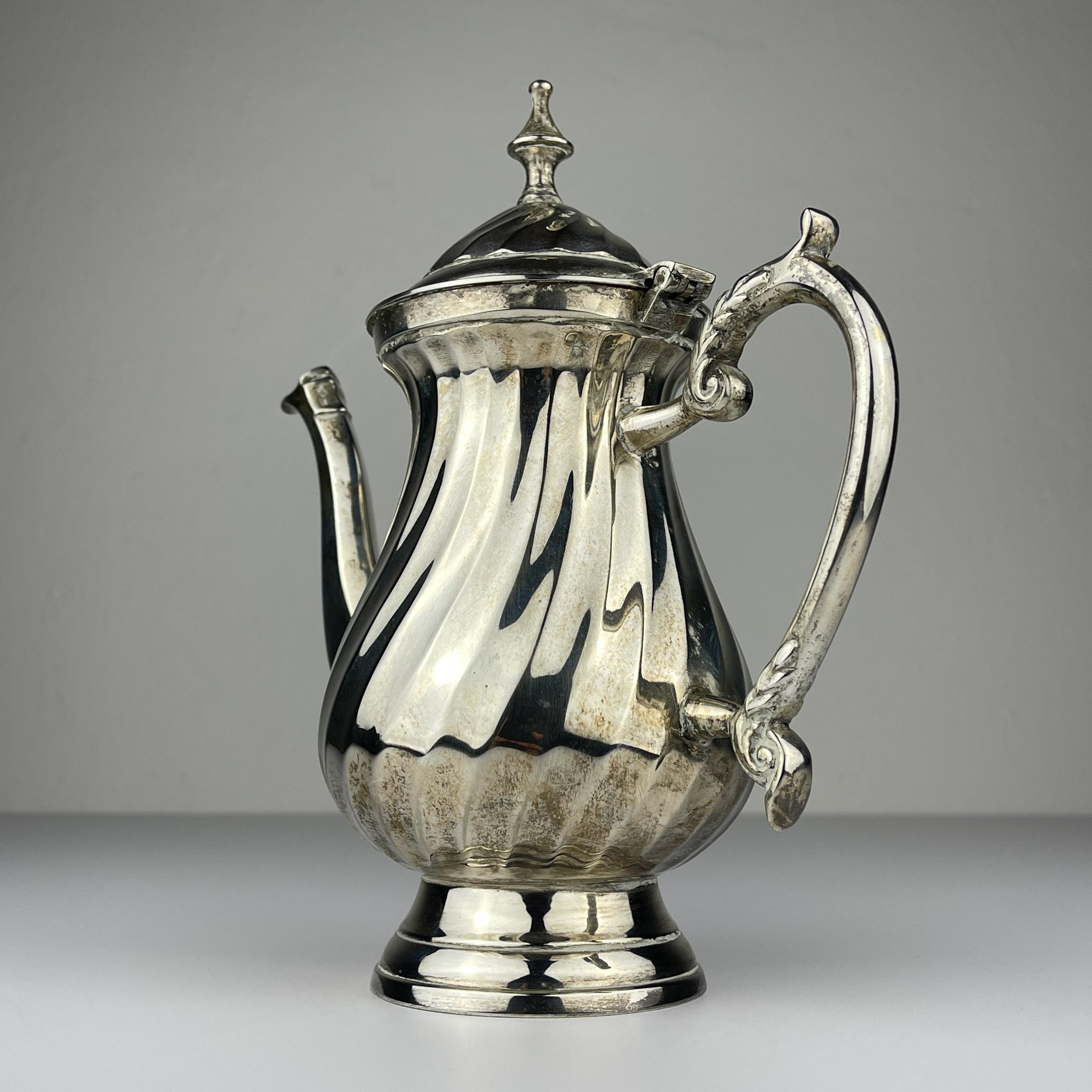 Plaqué argent Cafetière vintage en métal argenté par Royal Sheffield, Angleterre, années 1950 en vente