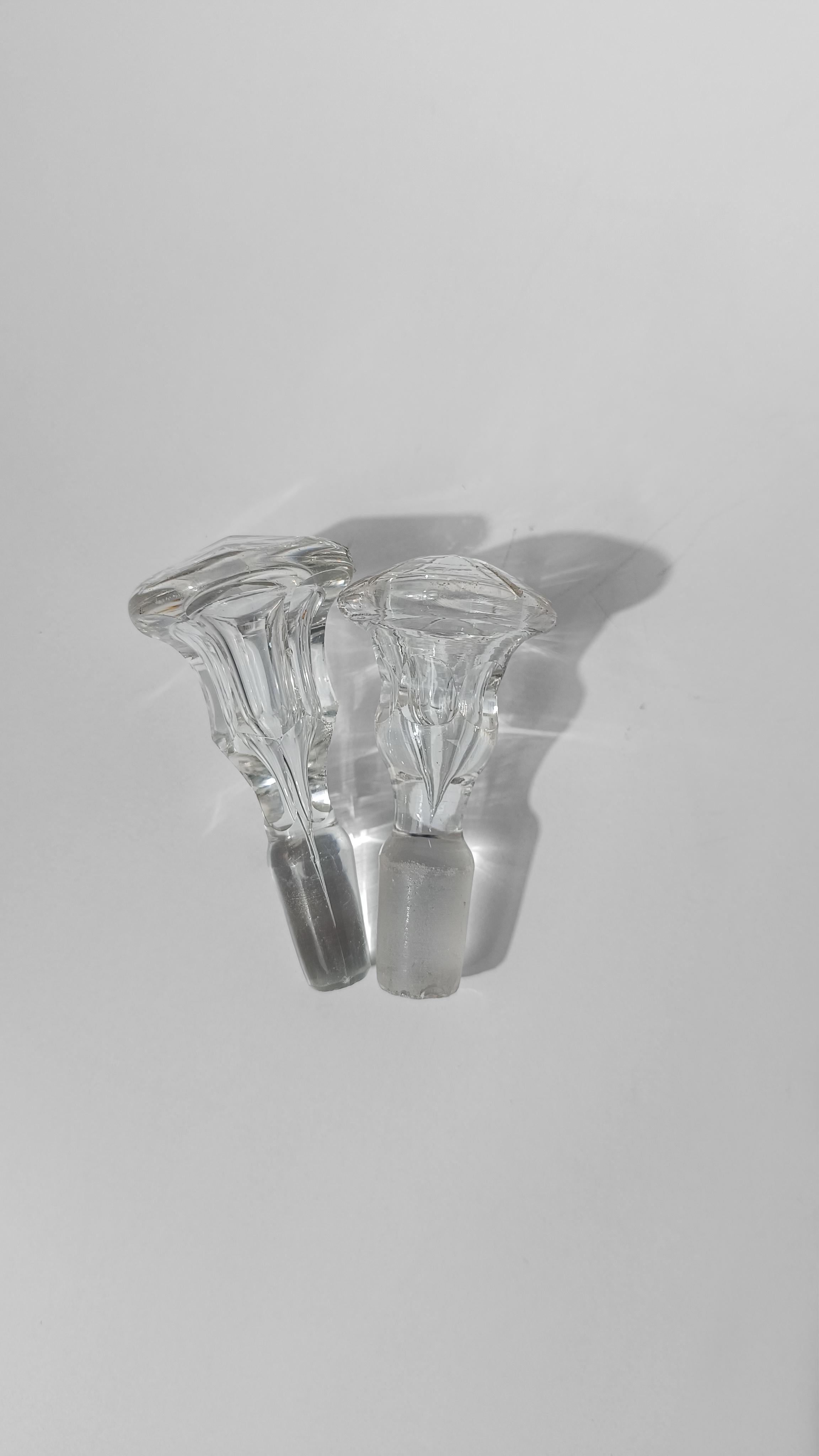 Ensemble de burettes vintage en métal argenté avec bouteilles en cristal taillé et biseauté, années 50 en vente 12
