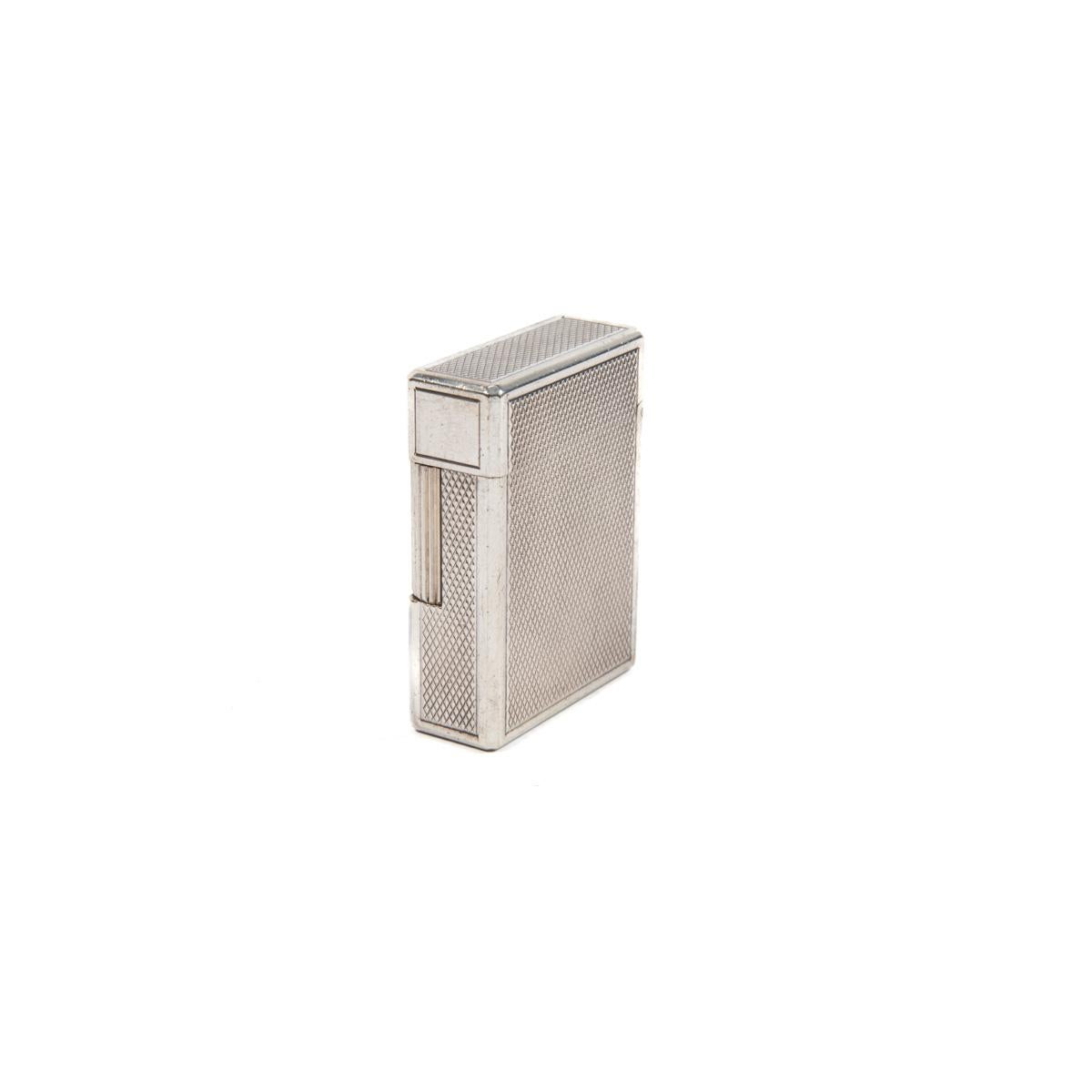 Vintage Silver Plated Ligne 1 ST Dupont Lighter diamond-cut 1970s In Good Condition In DELFT, NL