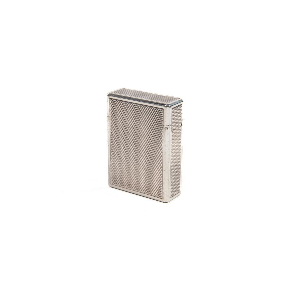 Women's or Men's Vintage Silver Plated Ligne 1 ST Dupont Lighter diamond-cut 1970s