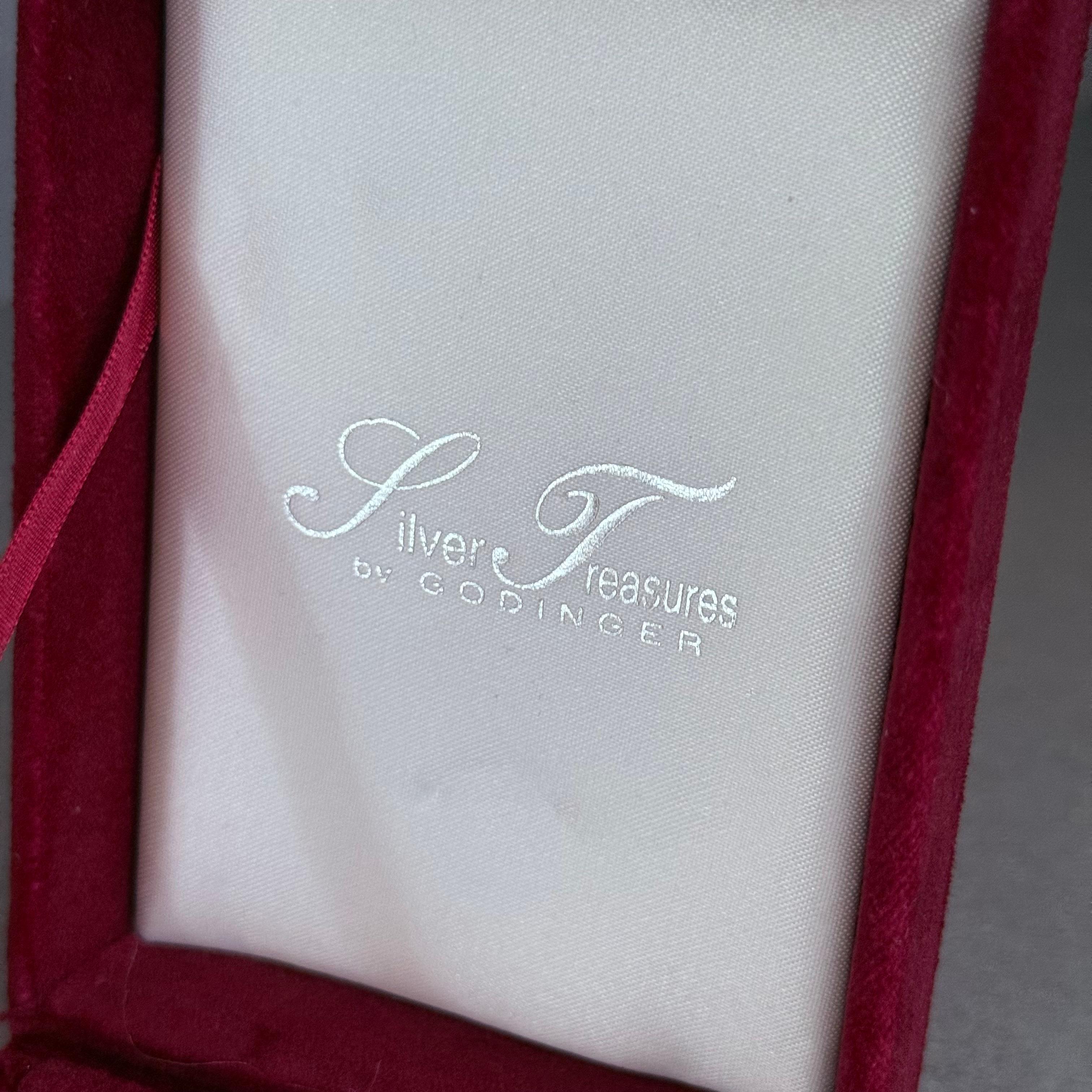 Vintage Silver Plated Napkin Rings Set of 6 & Original Case Ornate Engraved For Sale 1