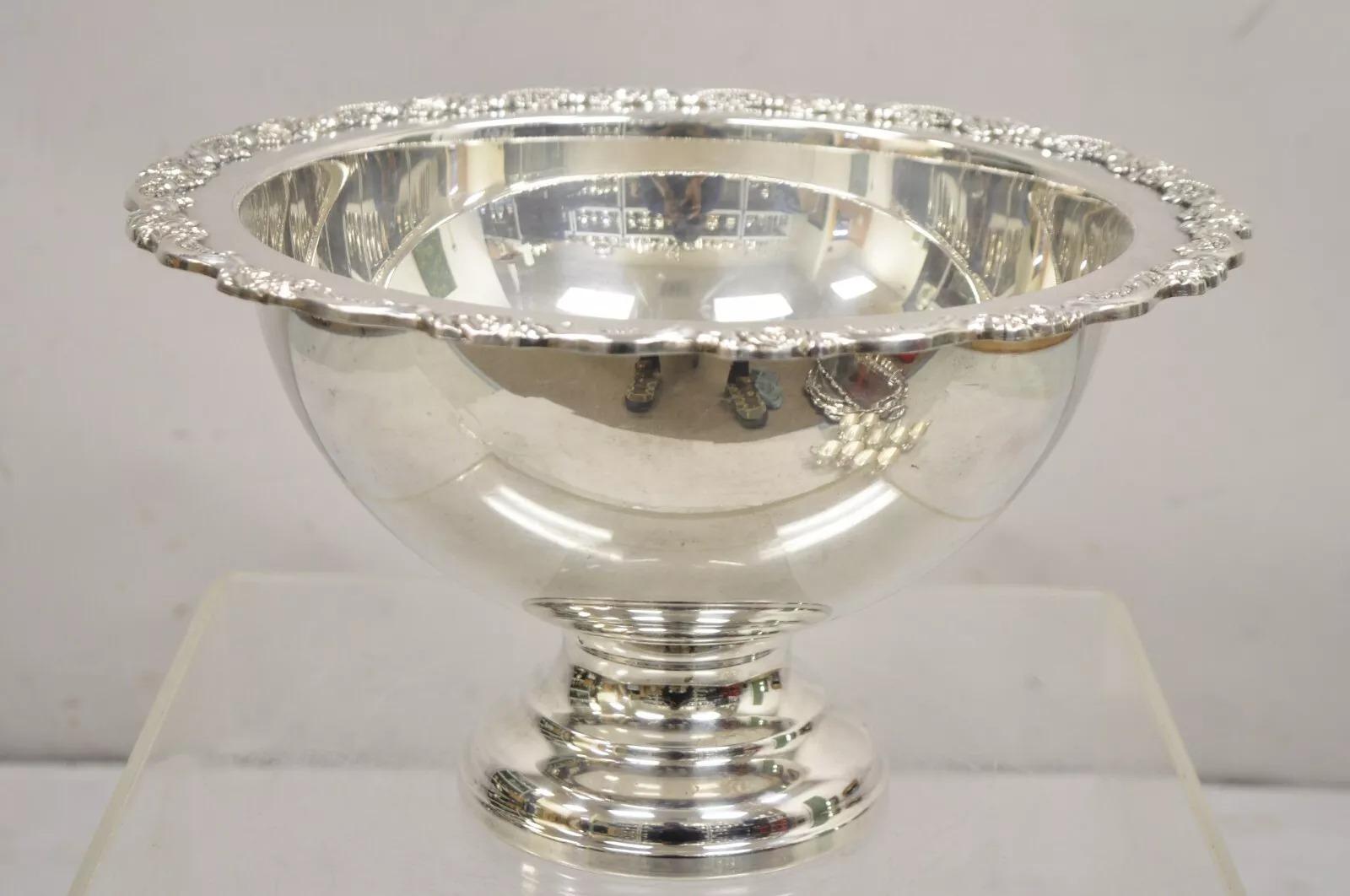 Vittoriano Set di 10 tazze a mezzaluna Oneida placcate in argento d'epoca - Set da 11 pezzi in vendita