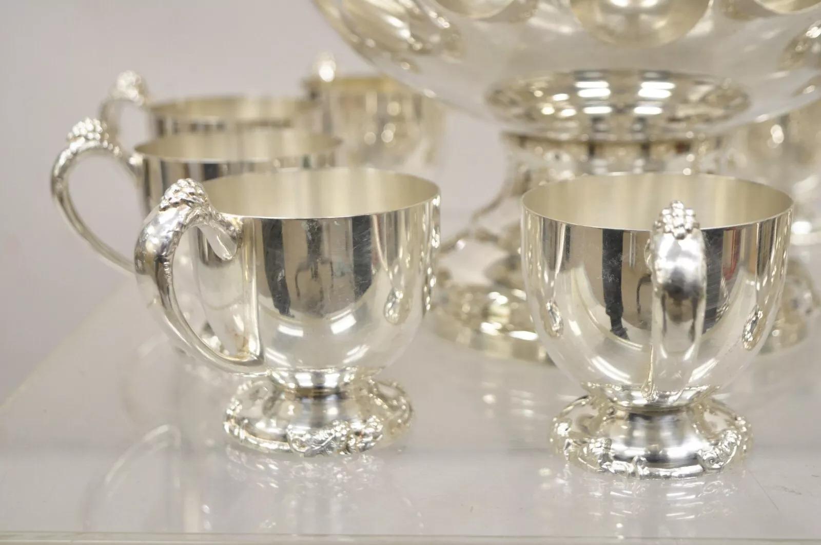 Sconosciuto Set di 10 tazze a mezzaluna Oneida placcate in argento d'epoca - Set da 11 pezzi in vendita