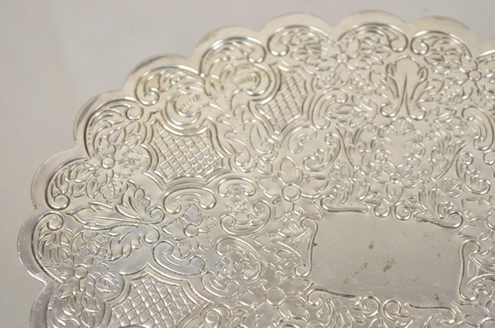 Vintage Silver Plated Oval Etched Decorated Table Hot Plate Trivet In Good Condition For Sale In Philadelphia, PA