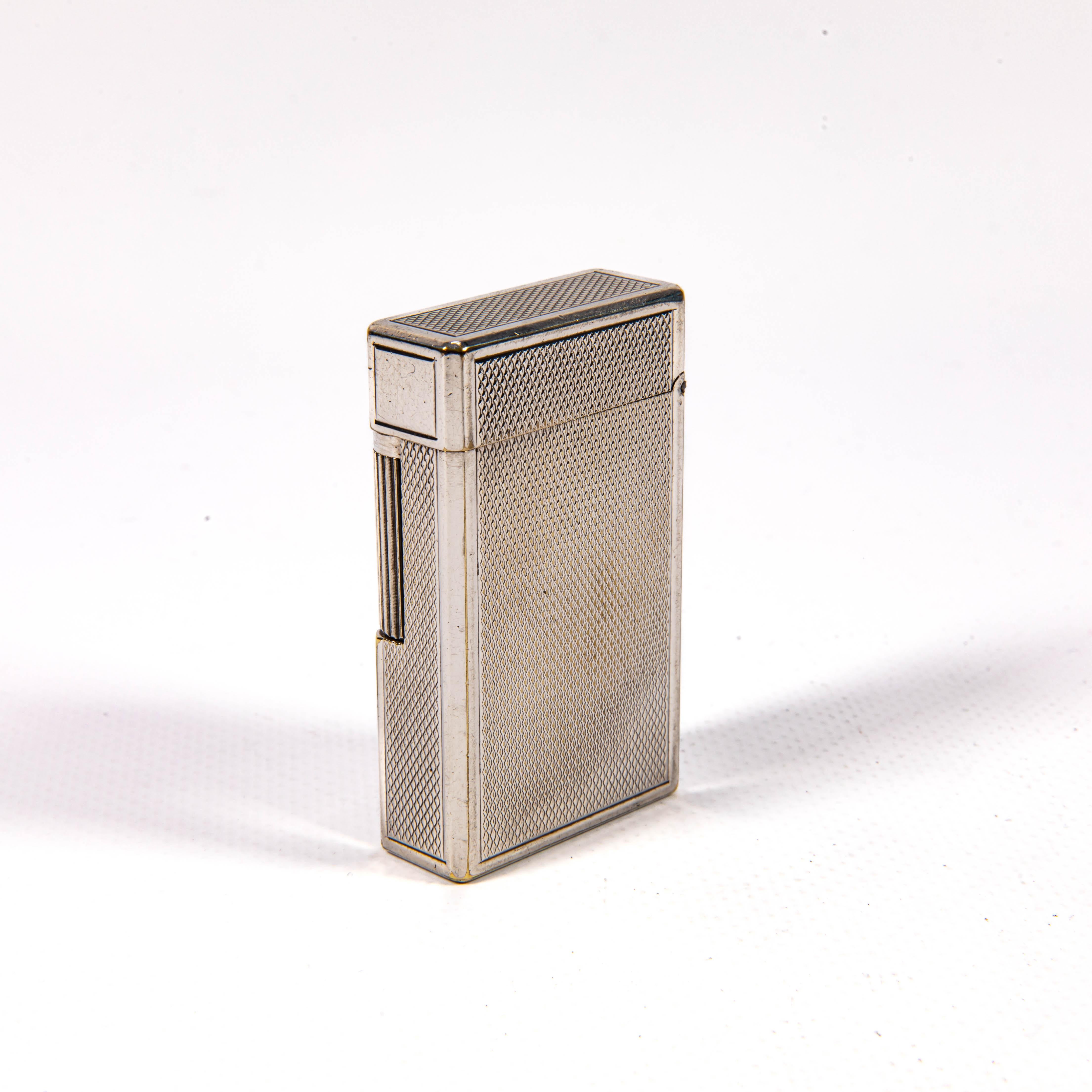 Vintage Silver Plated S.T. DUPONT D57 Lighter 1950s In condizioni discrete in vendita a DELFT, NL