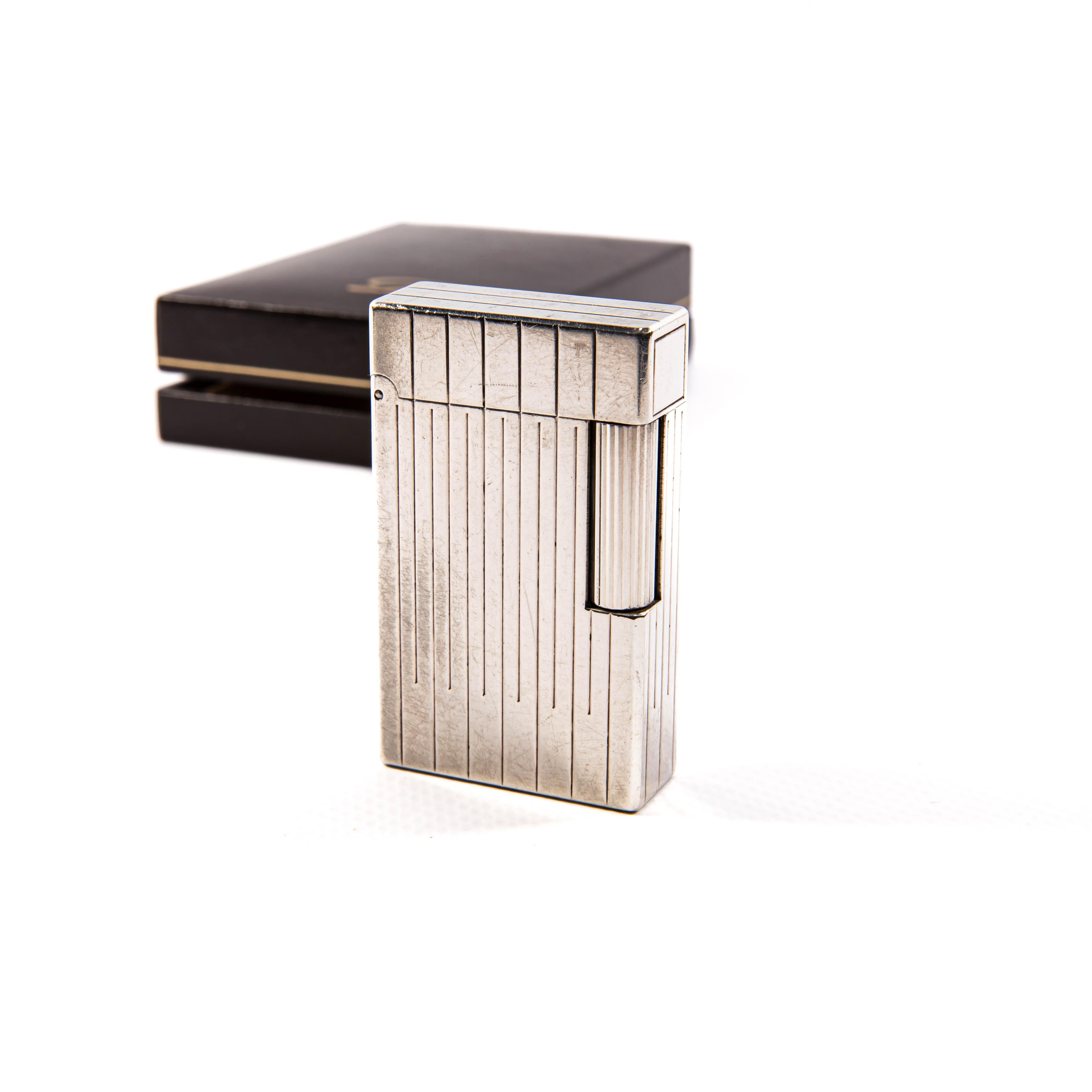 Vintage Silver Plated S.T. DUPONT Ligne 1 BR Regular Lighter in Box 1980s In Good Condition For Sale In DELFT, NL