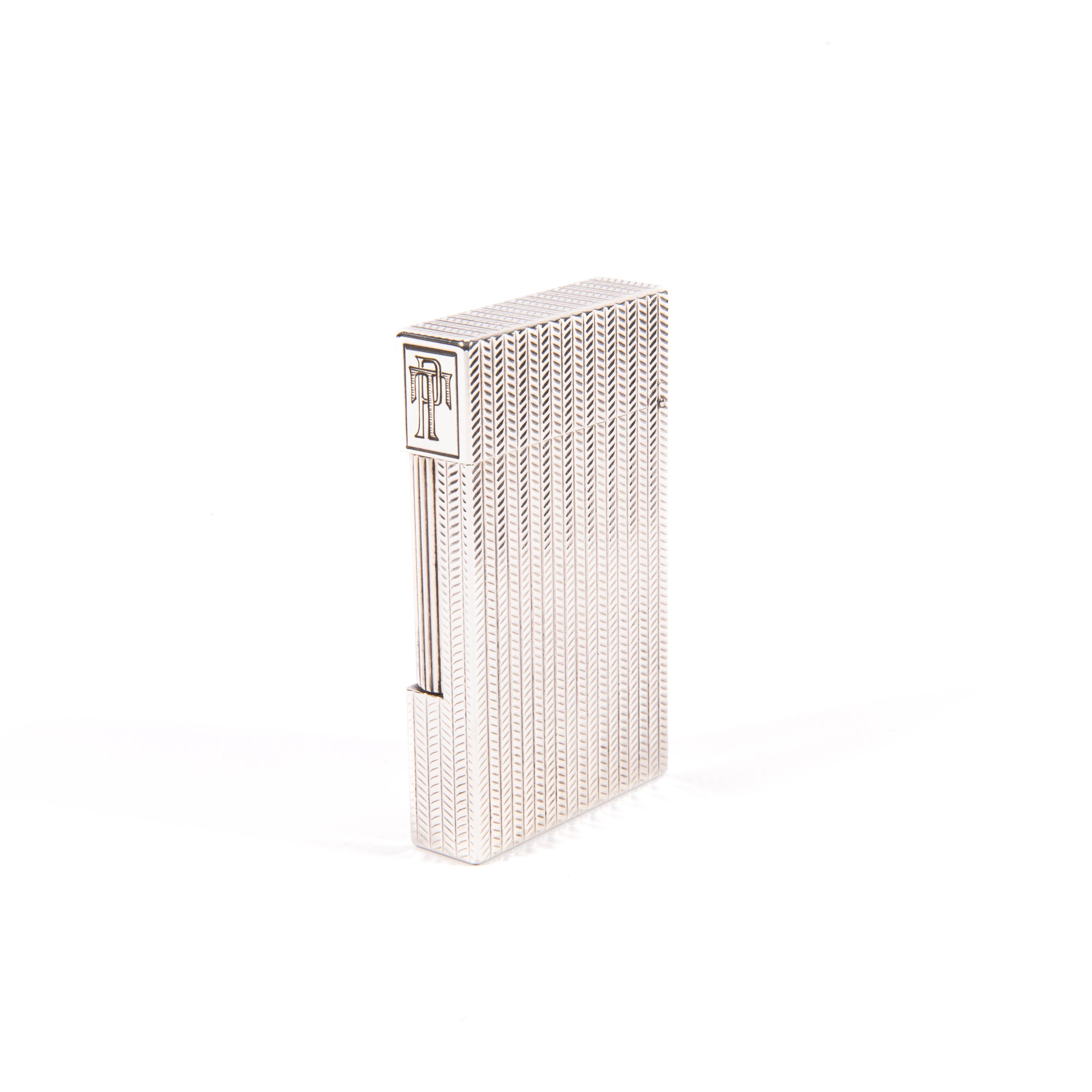 Vintage Silver Plated S.T. Dupont Ligne 2 Regular Lighter 1990s In Good Condition In DELFT, NL