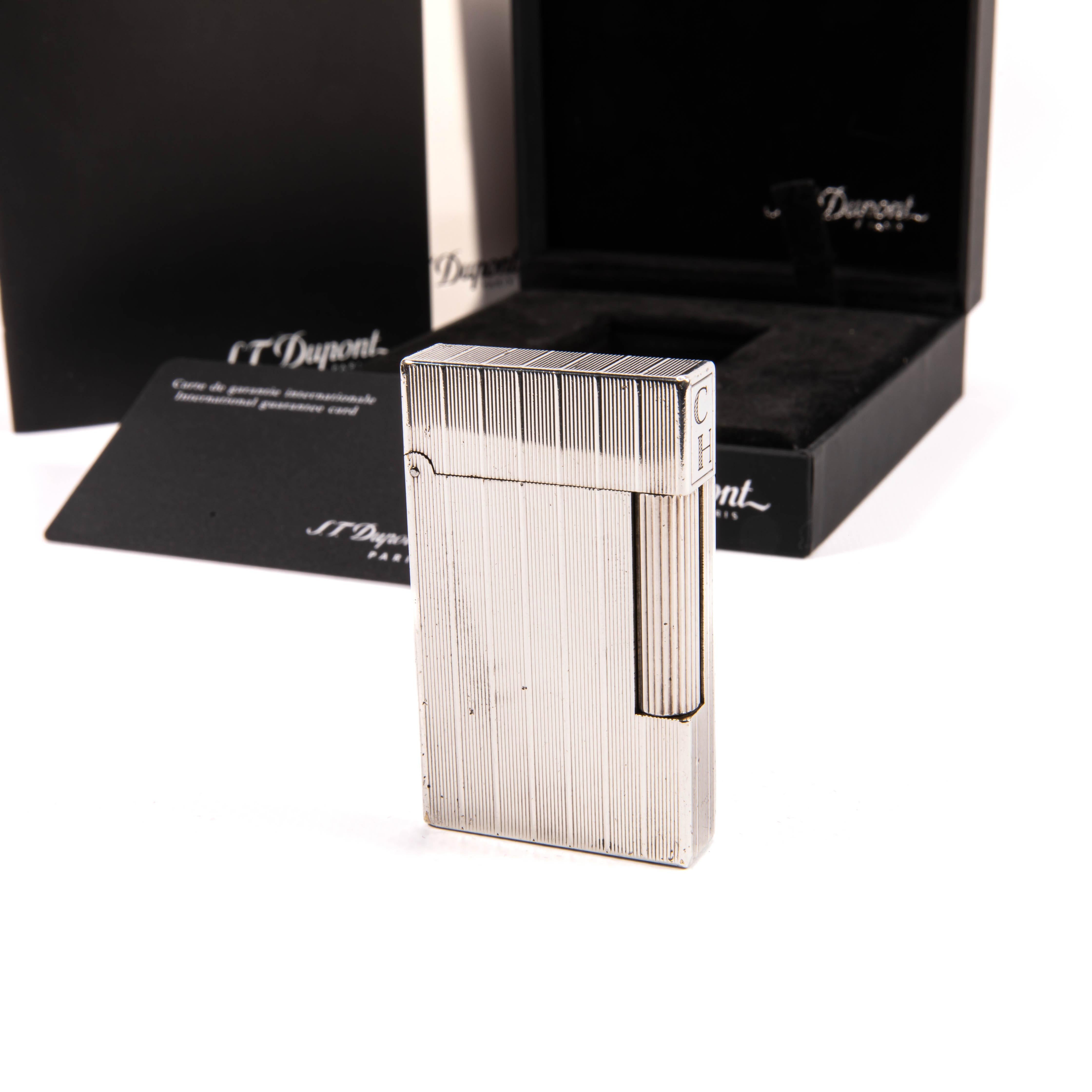 A. Silver Plated S.T. d'epoca. Accendino Dupont Ligne 2 Regular 1990s in Box In condizioni buone in vendita a DELFT, NL