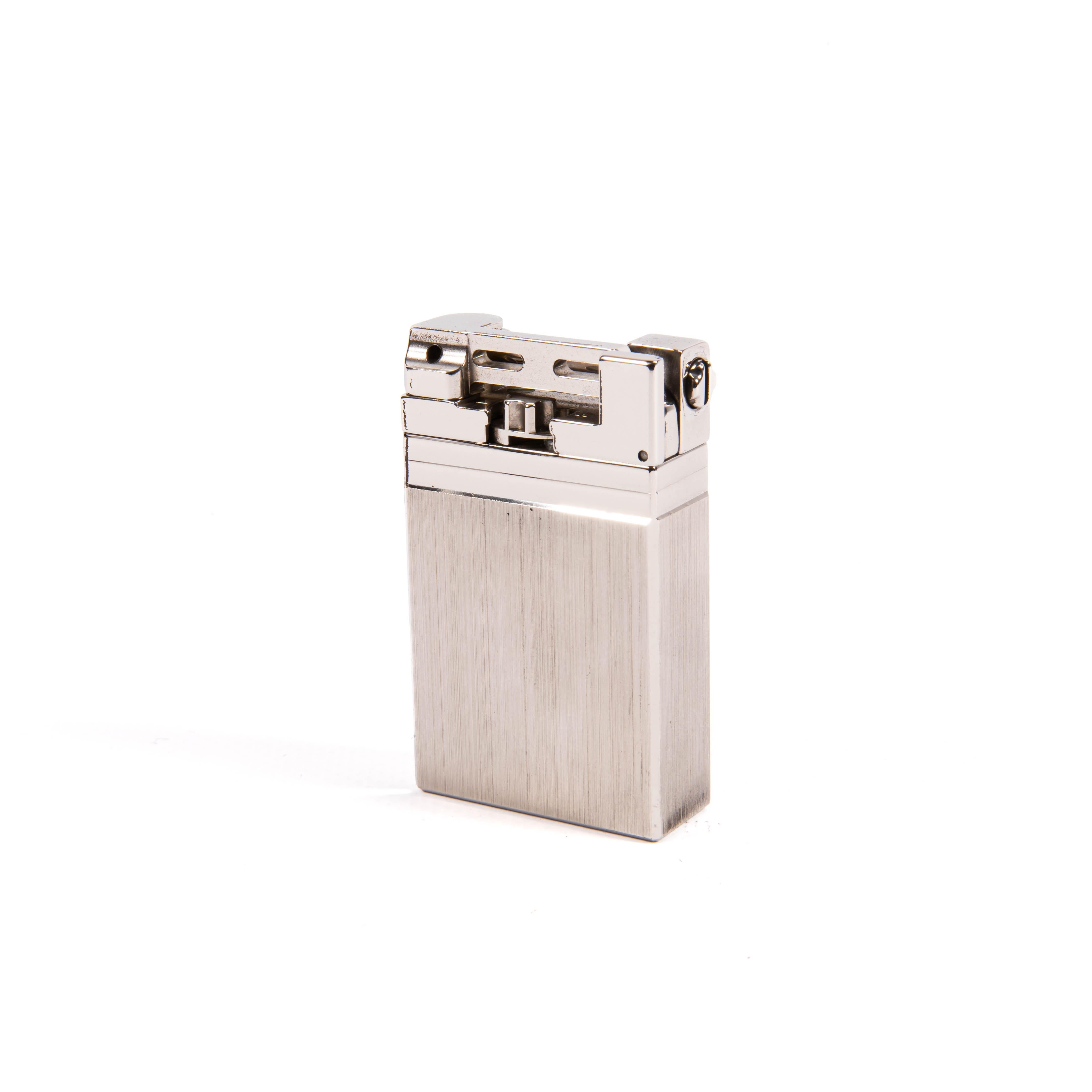 Vintage Silver Plated S.T. DUPONT Urban Lighter des années 2000 Unisexe en vente