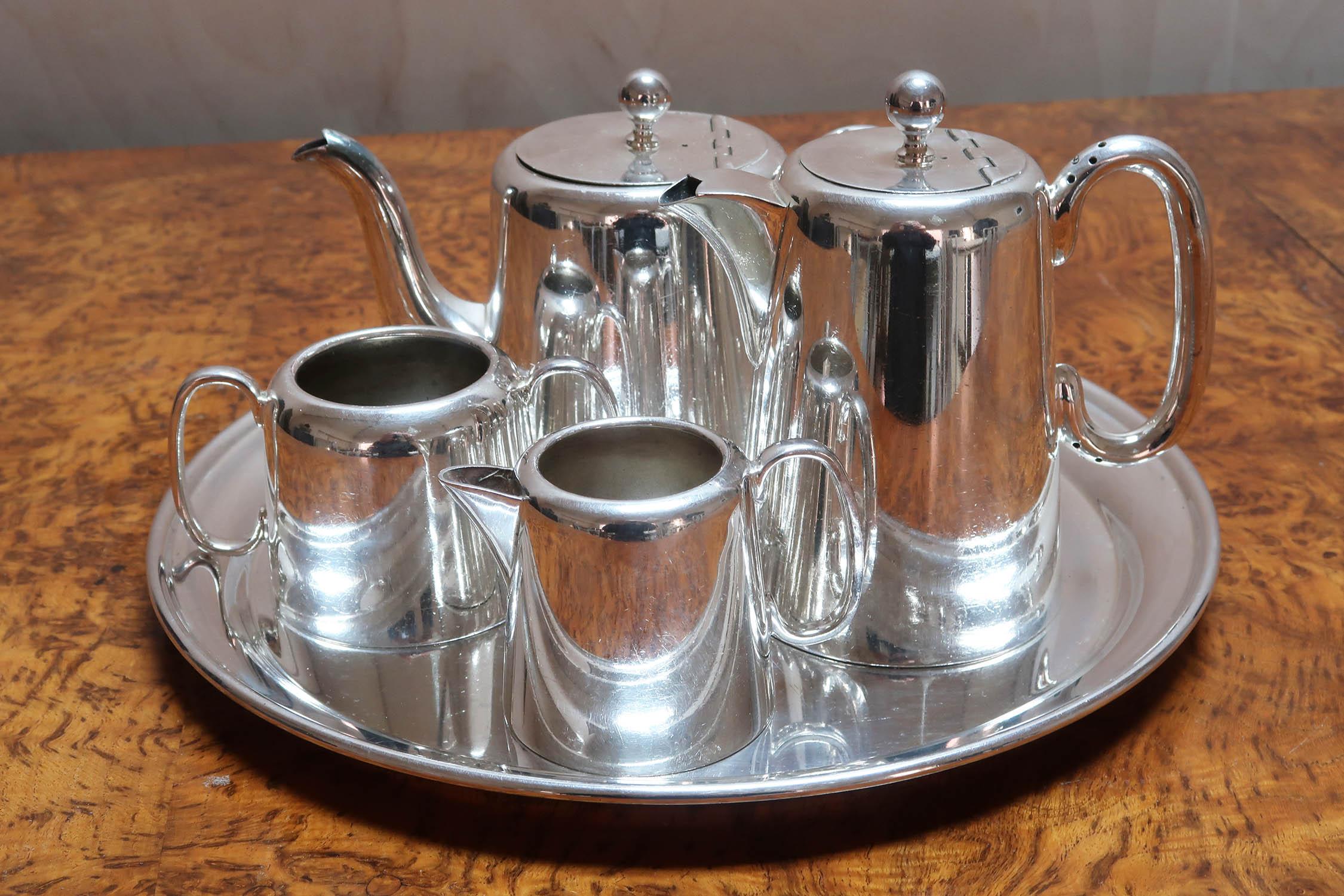 Plaqué Service à thé sur plateau vintage en métal argenté, anglais vers 1920 en vente