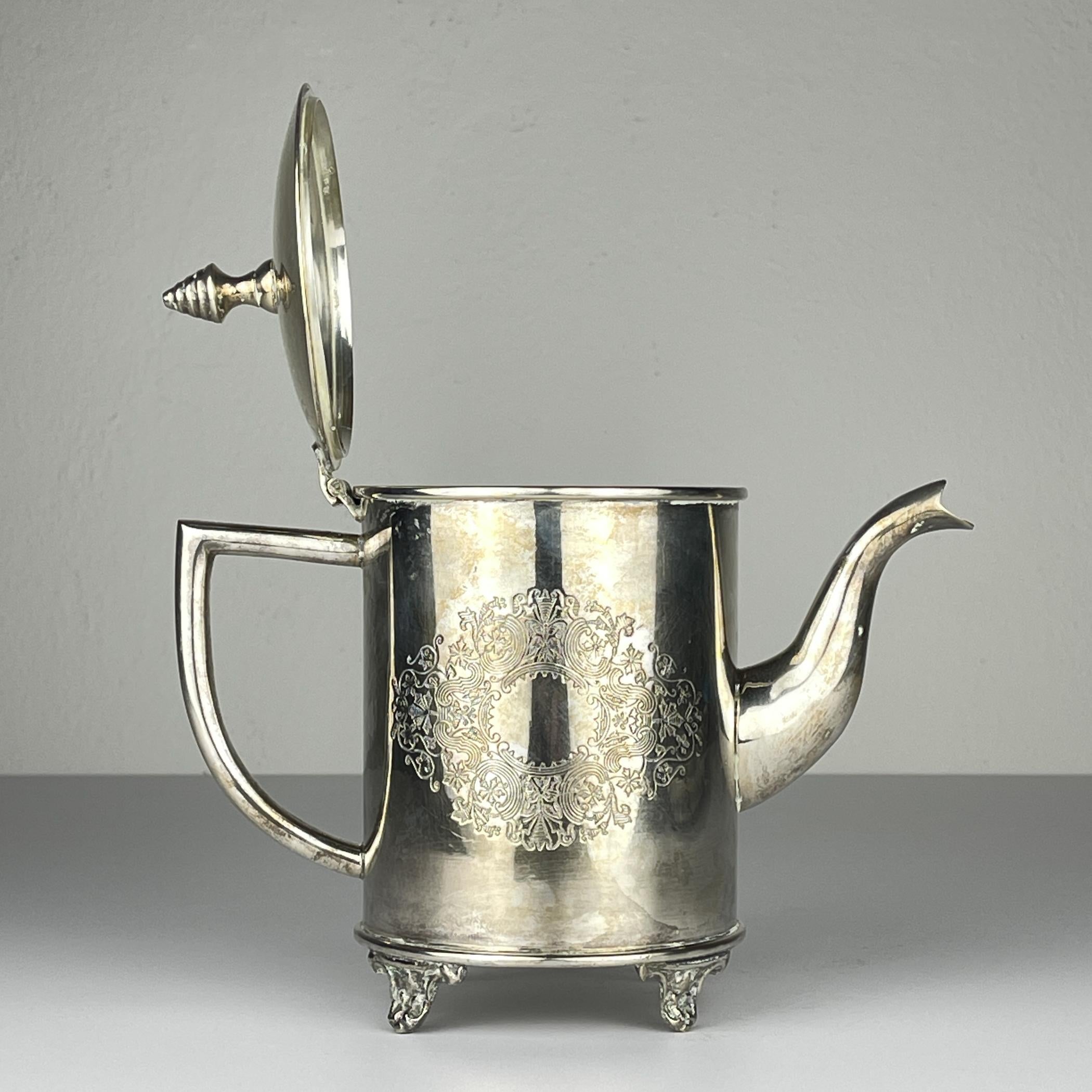 Versilberte Vintage-Teekanne und Tablett von Royal Sheffield, England, 1950er Jahre (Britisch) im Angebot