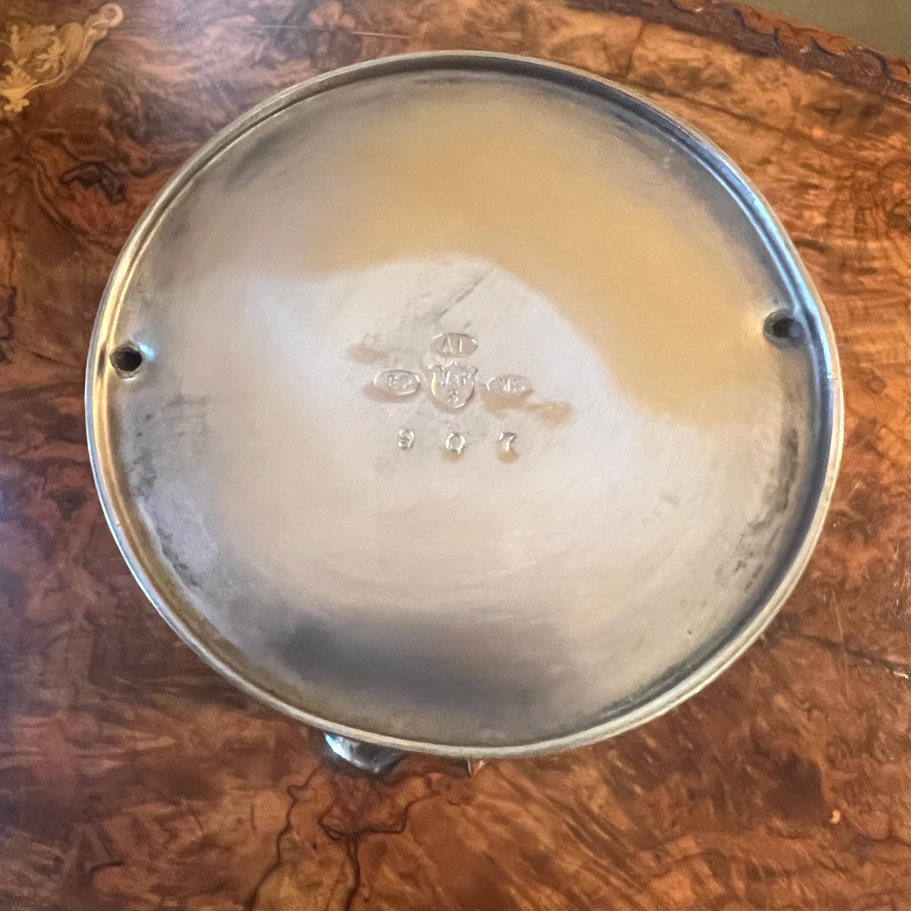 20ième siècle Vase trompette vintage en métal argenté en vente