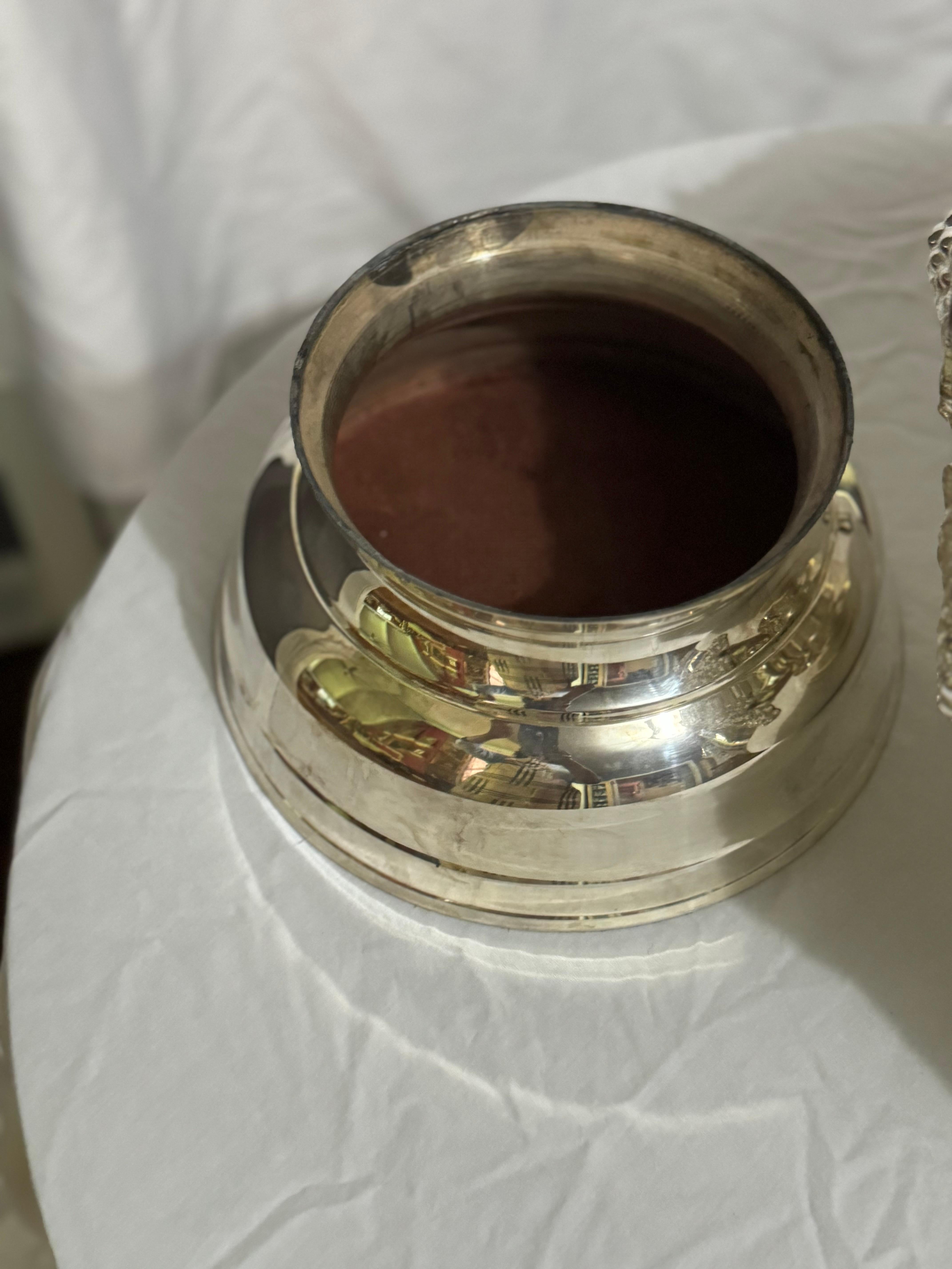 Cuenco enfriador de vino chapado en plata vintage con diseño de uvas Chapado en plata en venta