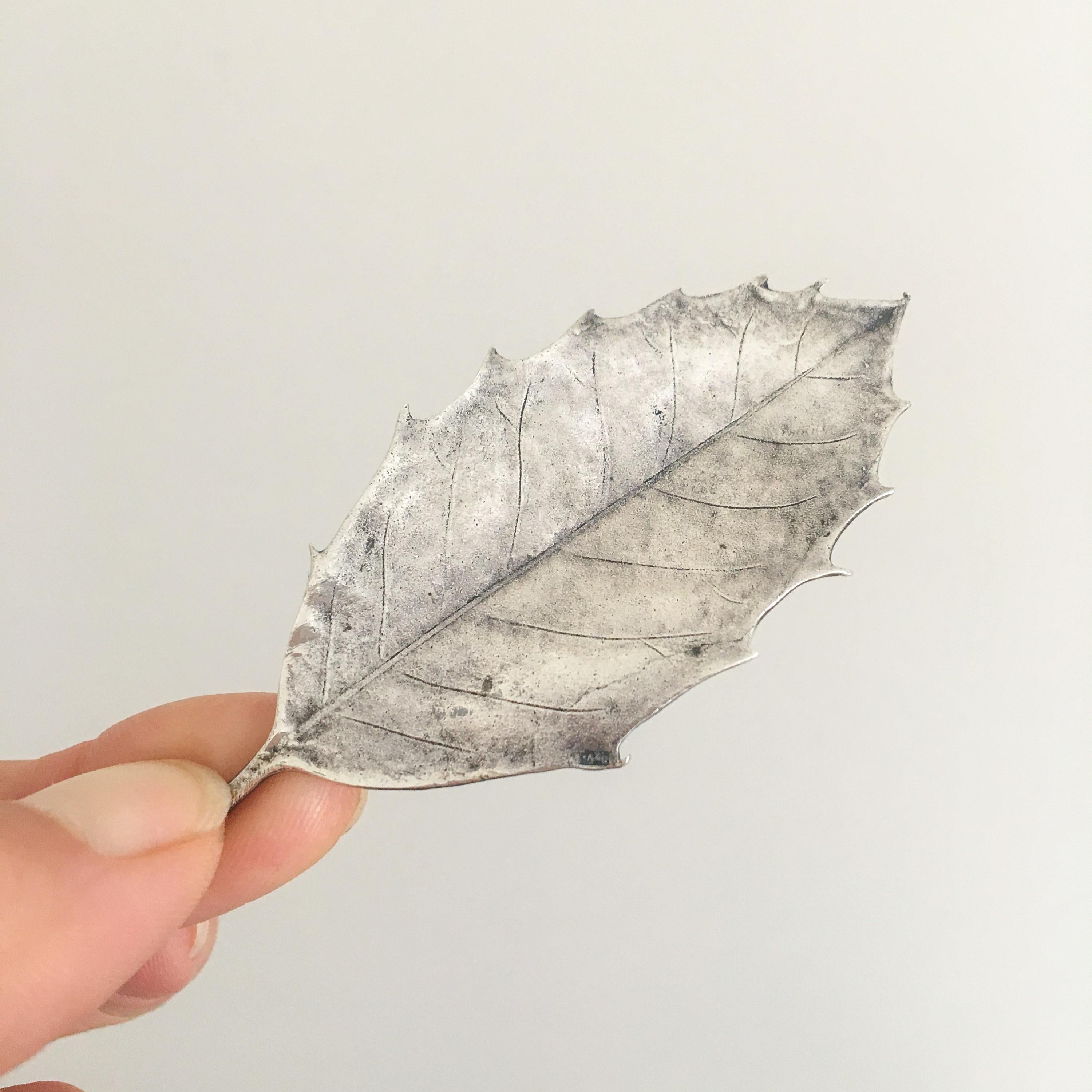 Vintage Silver Prickly Holly Leaf Brooch 3