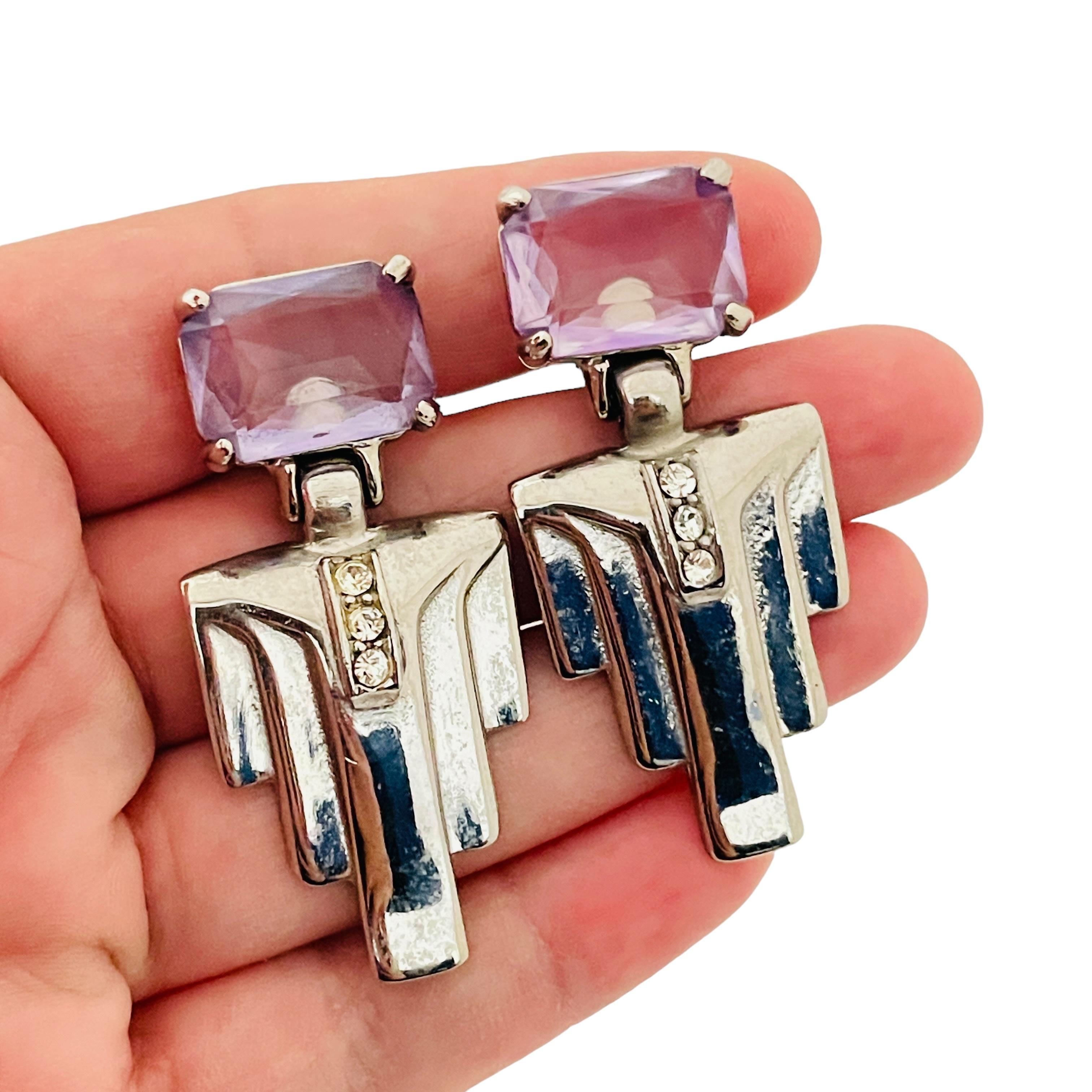 Designer-Ohrclips aus silbernem, violettem Glas in Silber Damen im Angebot