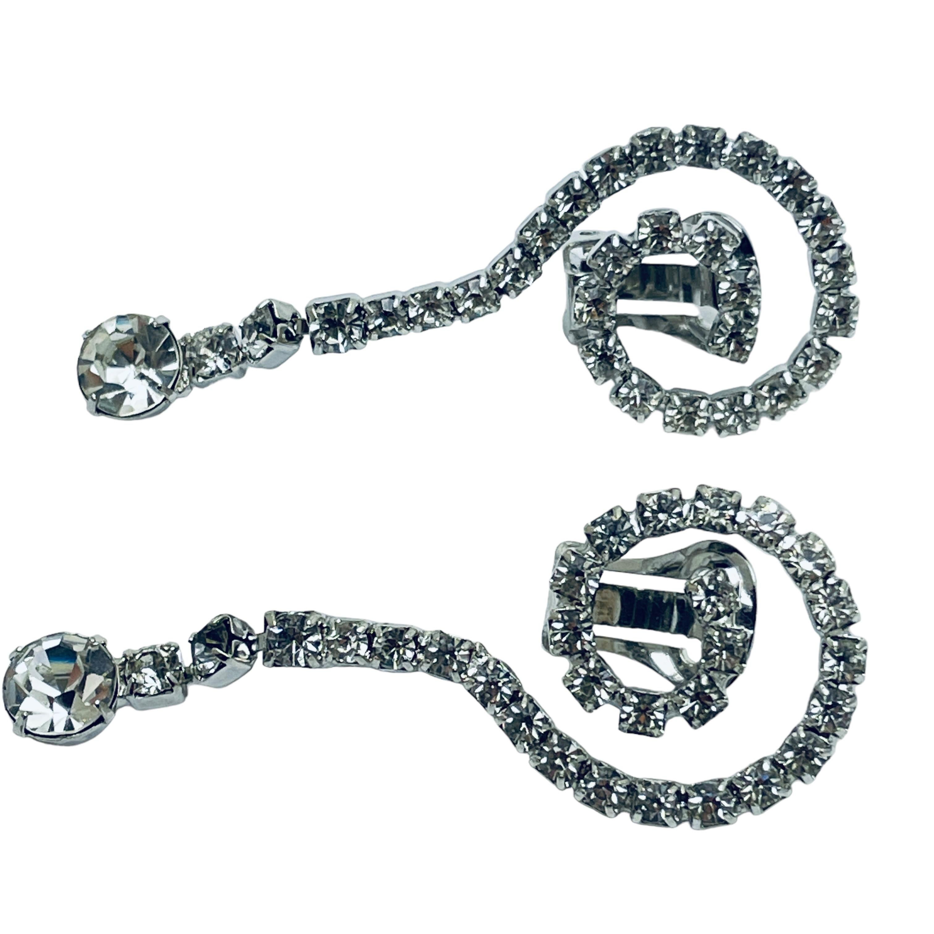DETAILS

• unsigned

• silver tone with rhinestones

• vintage designer earrings

MEASUREMENTS  

• 

CONDITION

•  very good vintage condition with minimal signs of wear 

 Sku 44

❤️❤️  VINTAGE DESIGNER JEWELRY ❤️❤️

❤️❤️  ALEXANDER’S BOUTIQUE 