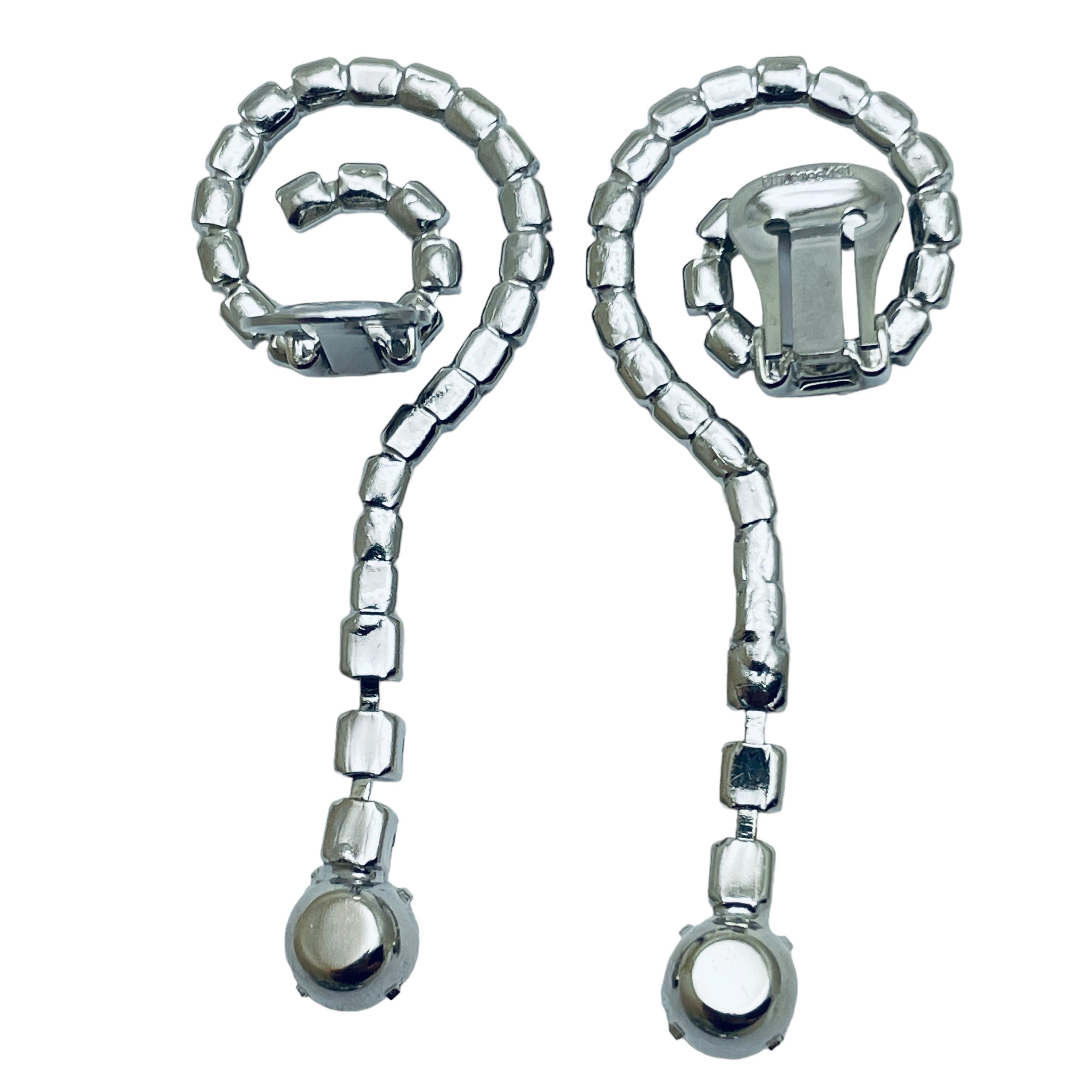Vintage silver rhinestone dangle designer clip on earrings In Good Condition For Sale In Palos Hills, IL