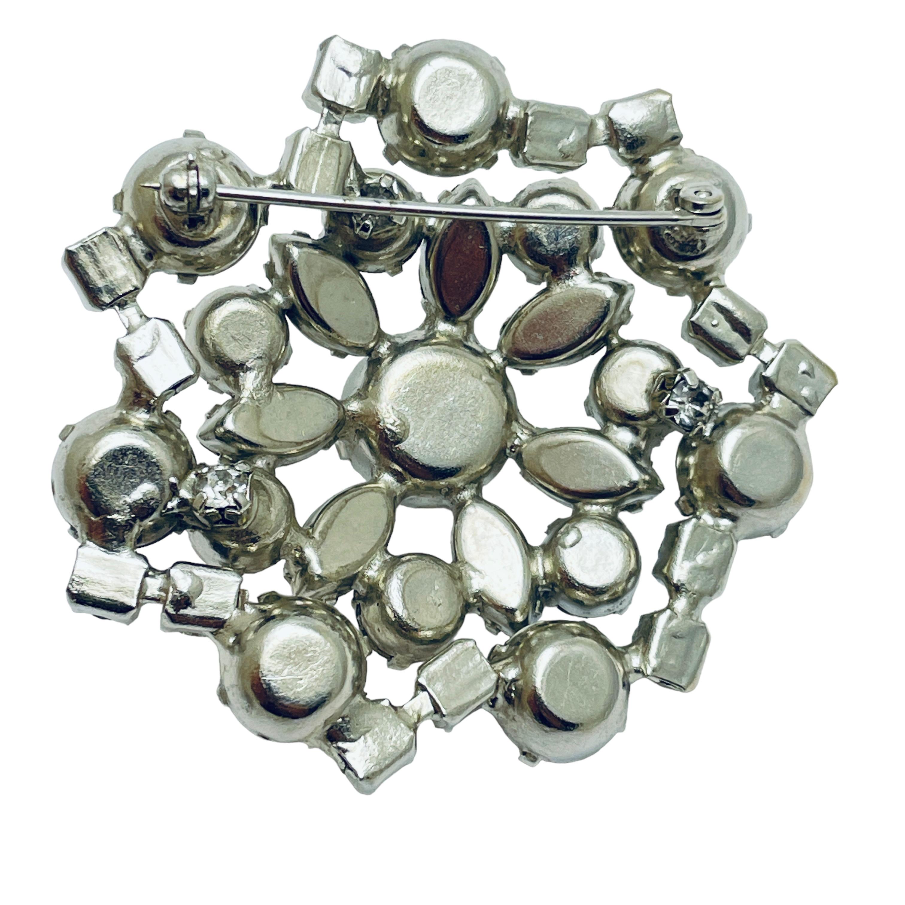 Vintage silver rhinestone massive designer brooch In Good Condition For Sale In Palos Hills, IL
