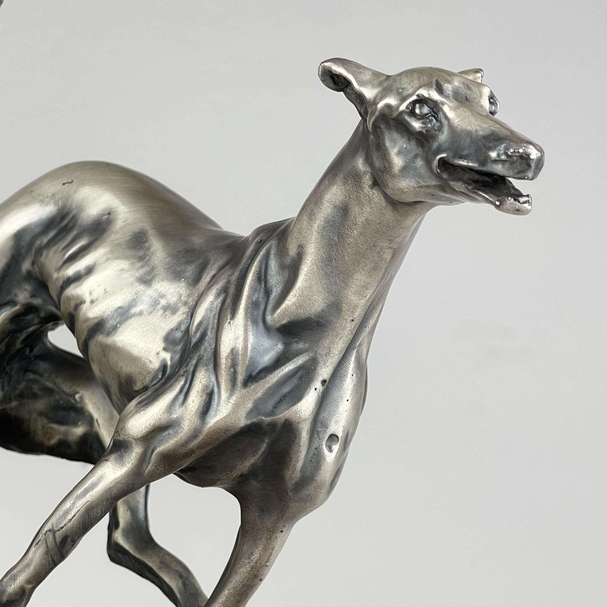 Silberskulptur „Racing Greyhounds“ aus Silber von Angelo Schiavon, Italien 1960er Jahre (Italienisch) im Angebot