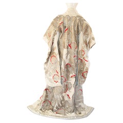 Japanisches Hochzeitskleid aus silbernem Seidenbrokat, Kimono