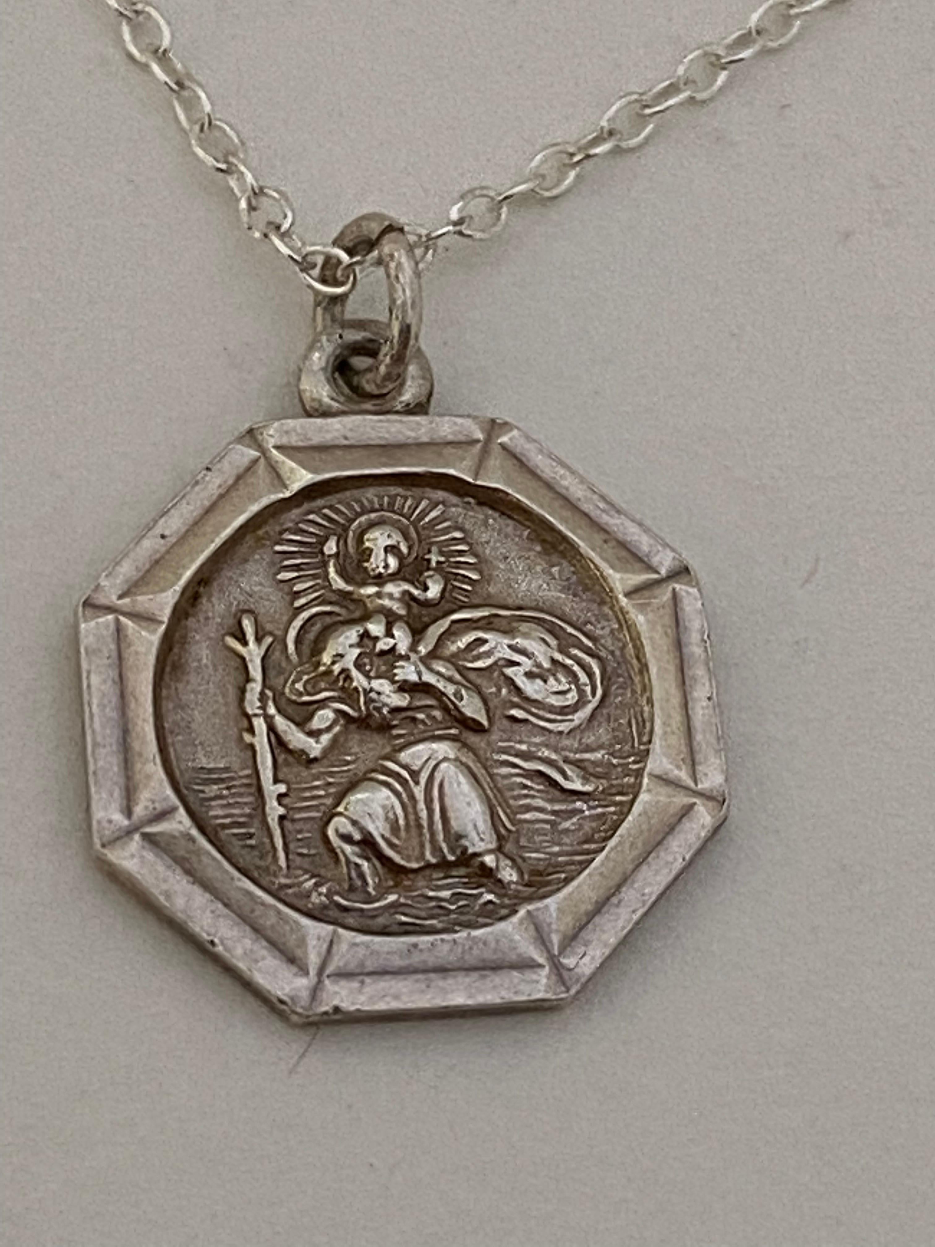 Buy Sterling Silver St Christopher Engraving Option Necklace Chain 16" 18" 20" Curb Chain Protect Us Pendants Round Satin Finish Gift Box 925 Online In India - Foto 2
