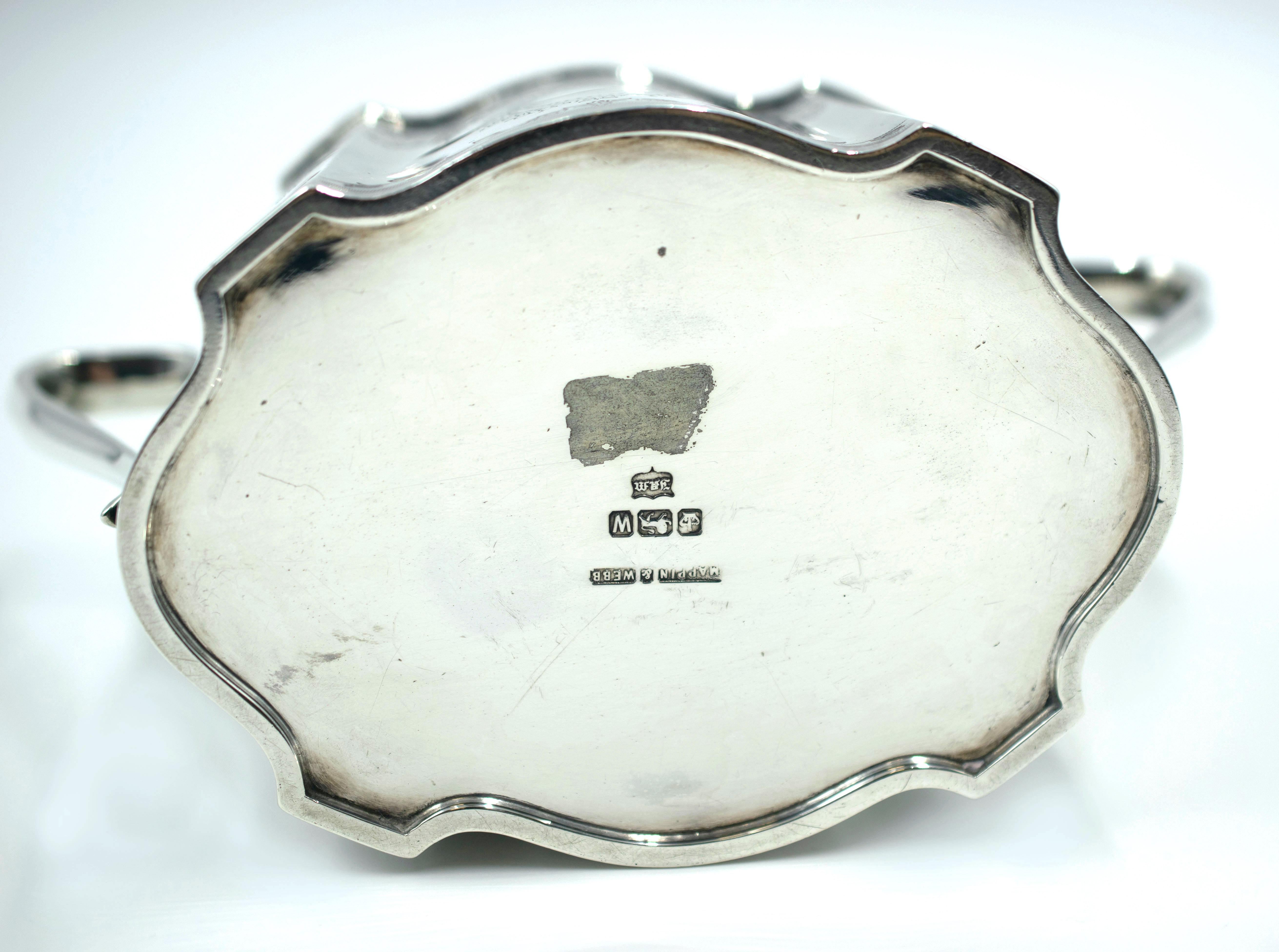 Silver sugar bowl is a precious decorative object realized in 20th century.

 Very precious sugar bowl with very refined decorations. Weight: Kgs 0.434

Marked with stamps under the base.

In good conditions.