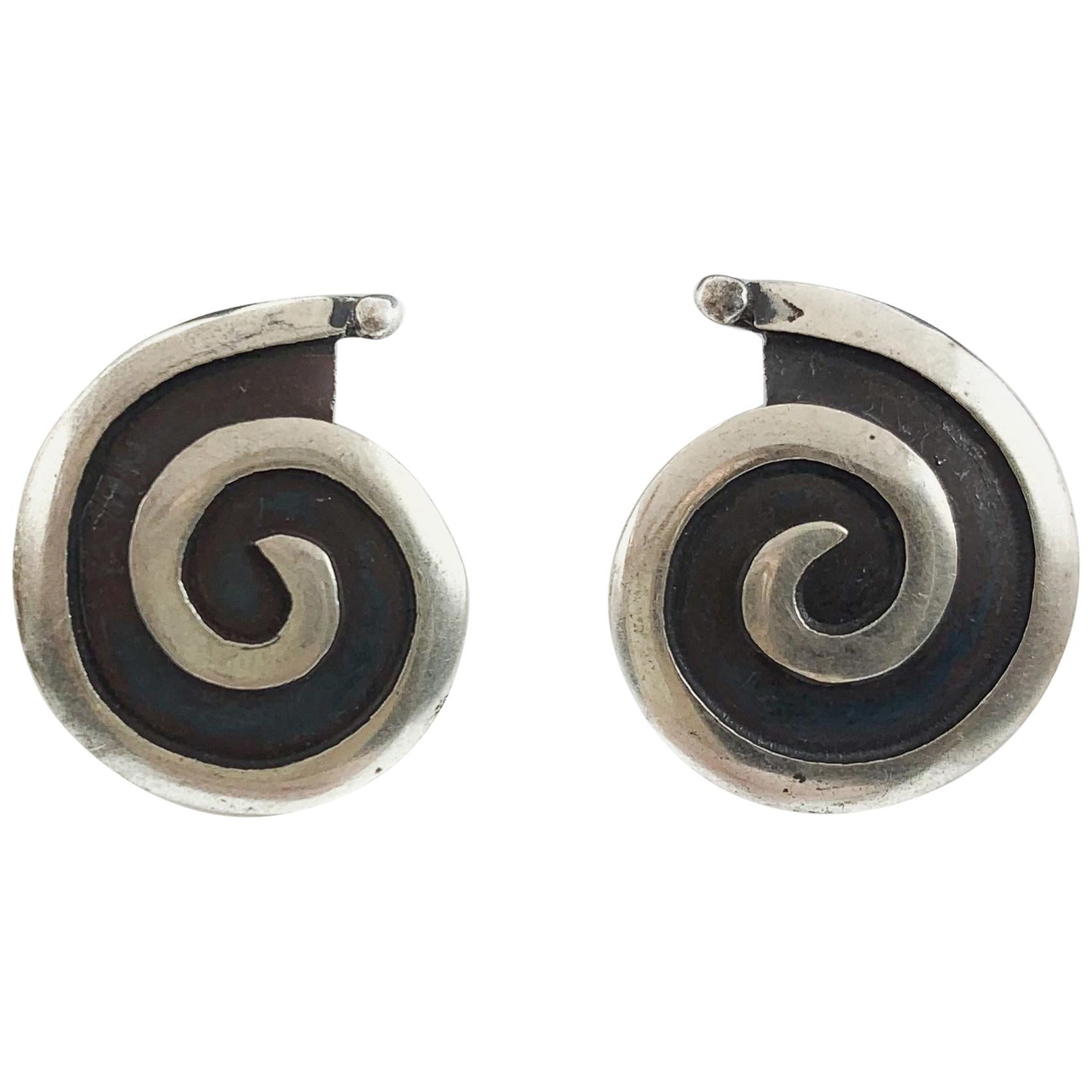 Vintage Silver Swirl Design Earrings For Sale