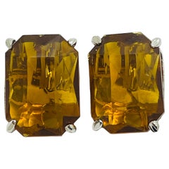 Pendientes de clip de diseño vintage de cristal ámbar en tono plateado