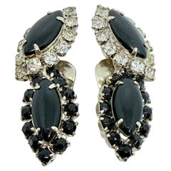 Orecchini a clip vintage in argento con pietre di vetro navette nere di design