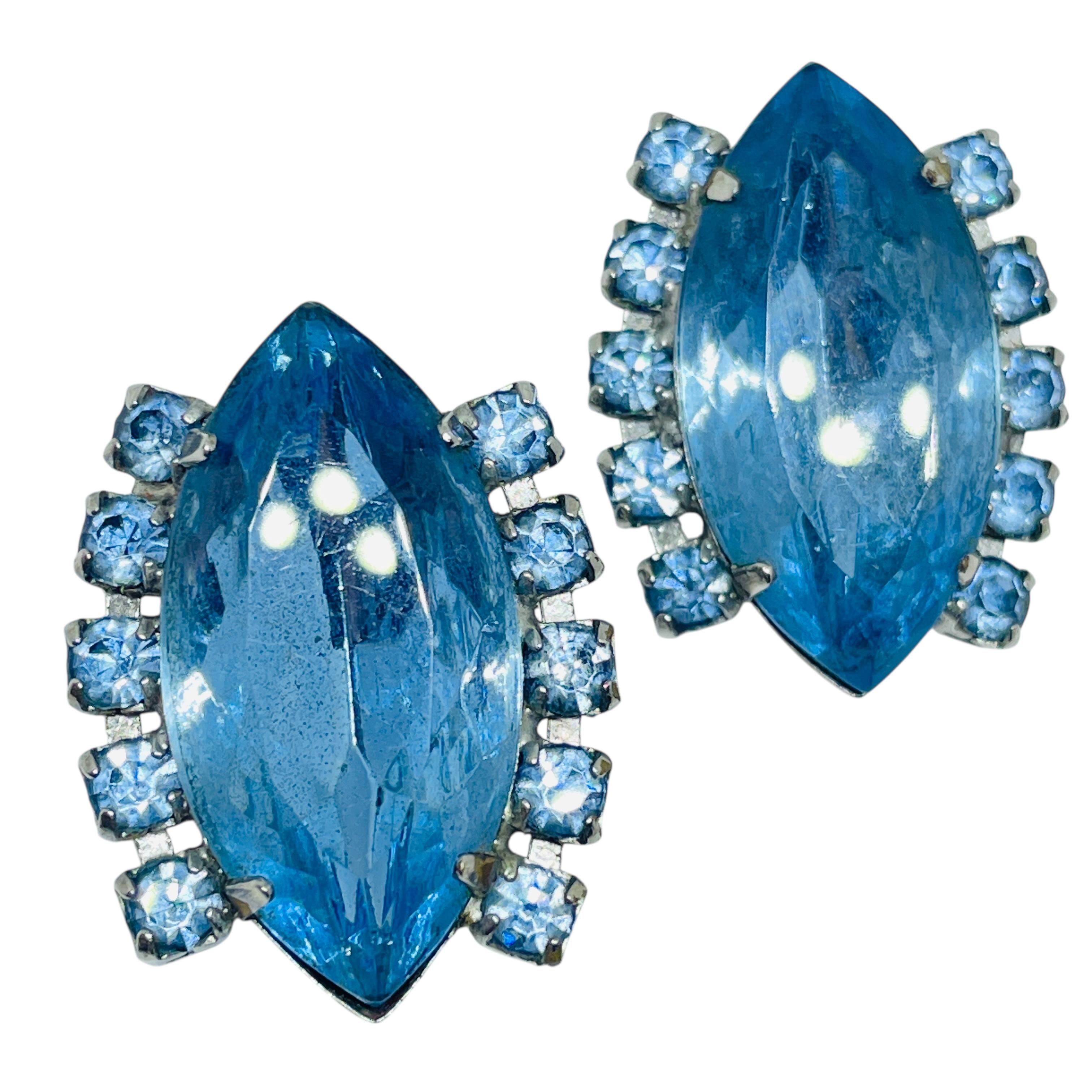 Orecchini a clip in vetro blu argentato d'epoca in vendita 1