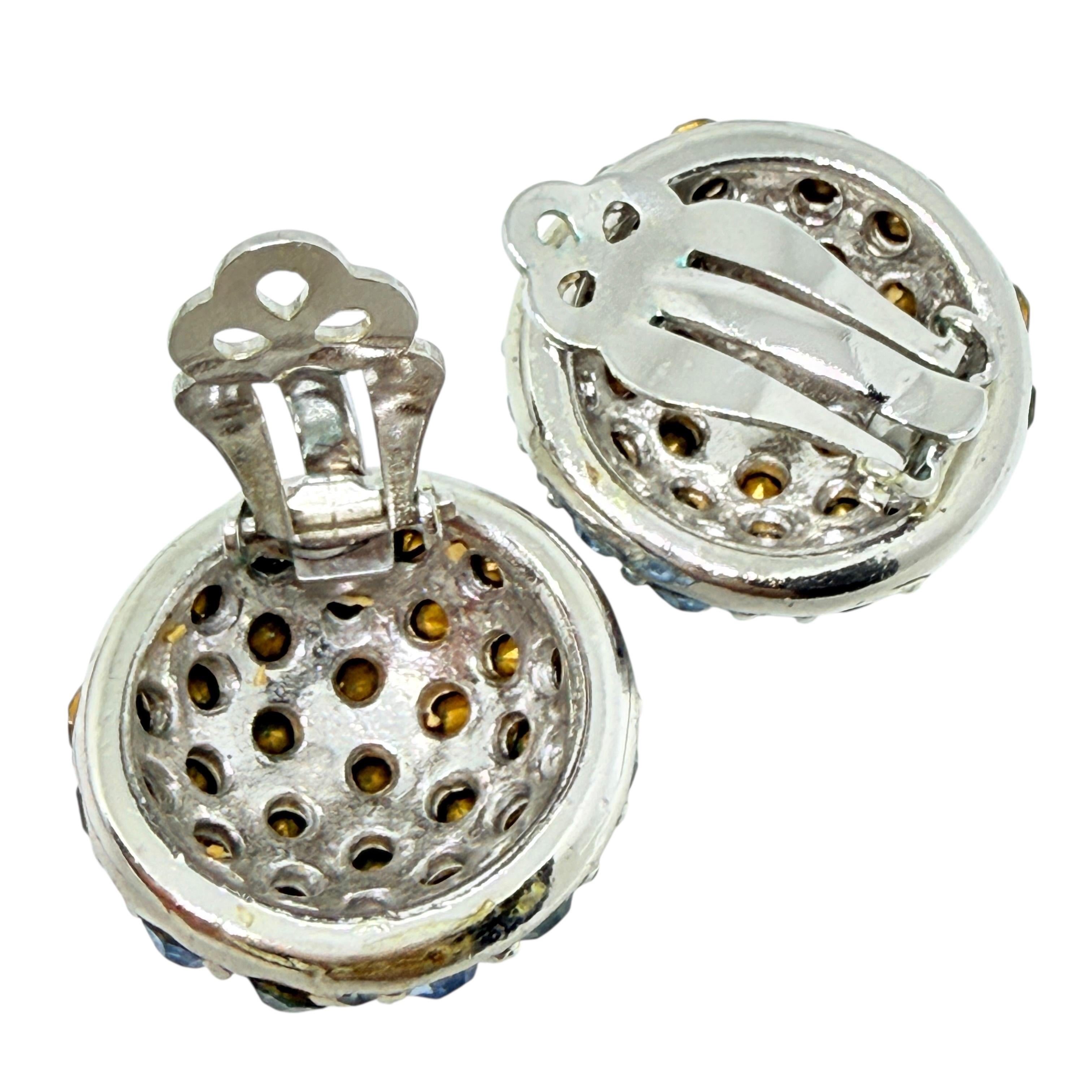 Orecchini a clip d'epoca in argento con strass blu di design In condizioni buone in vendita a Palos Hills, IL