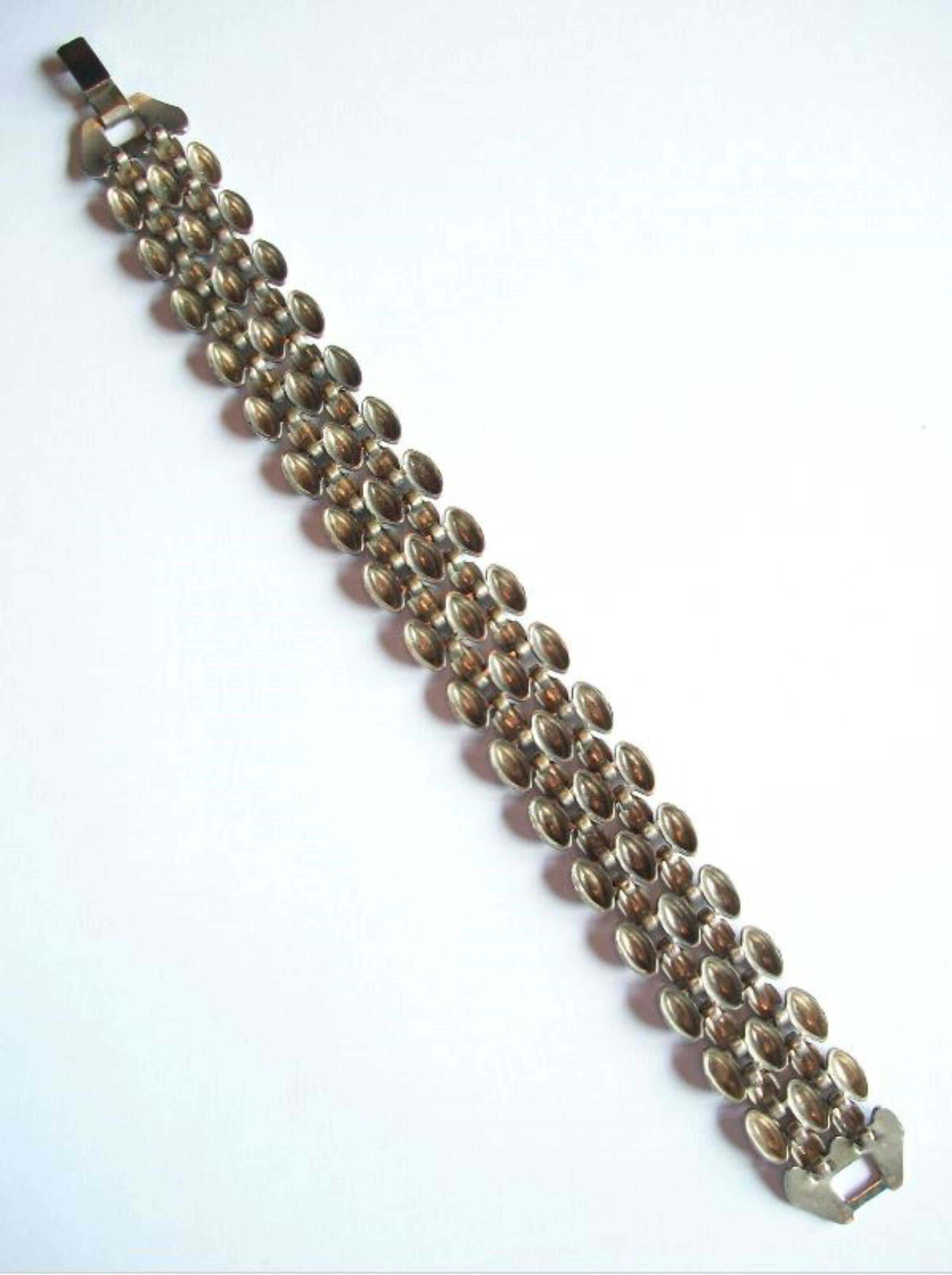 Silberfarbenes Kettenhemd-Armband im Vintage-Stil - Unsigniert - ca. 1980er Jahre im Angebot 3