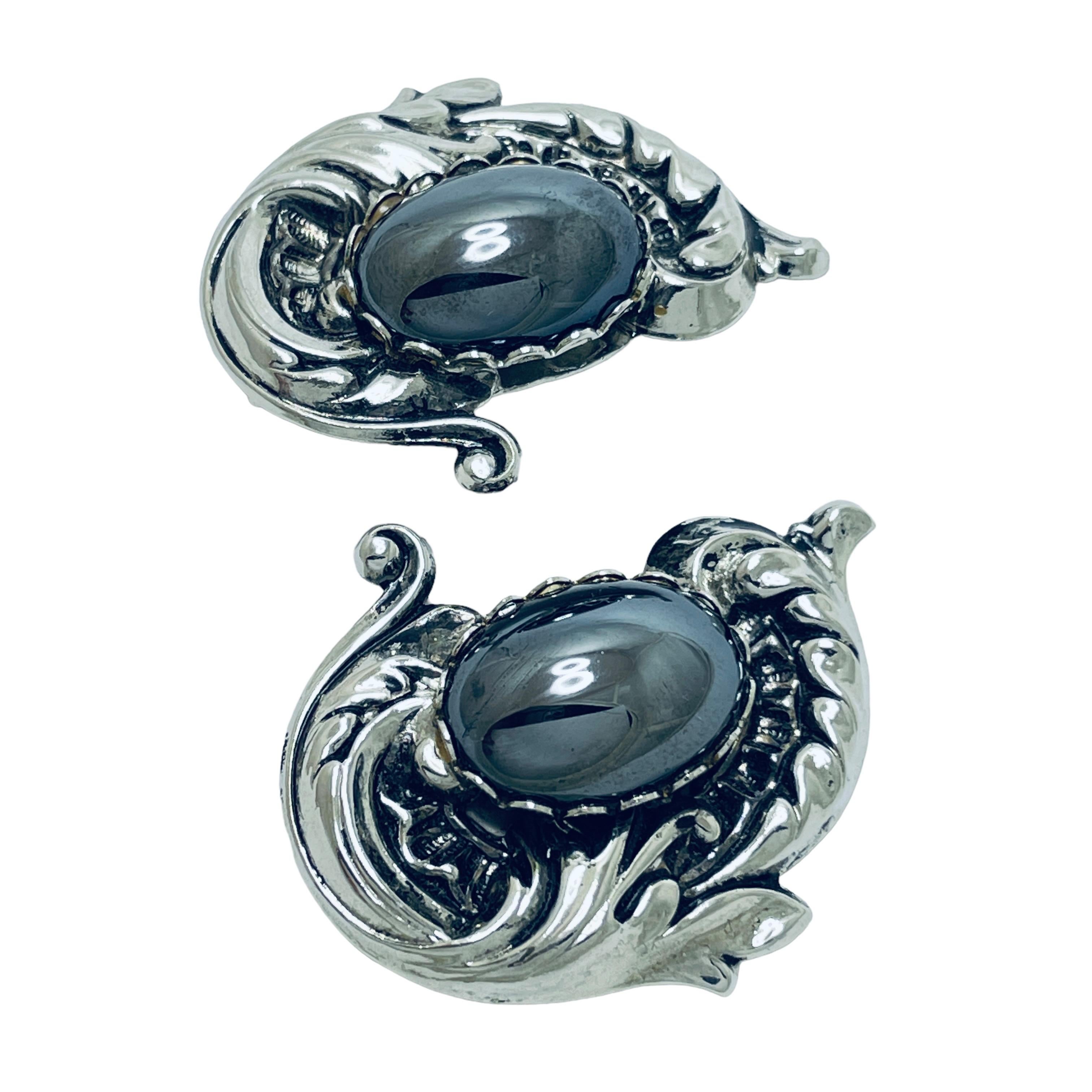 Women's or Men's Vintage silver tone designer clip on earrings For Sale