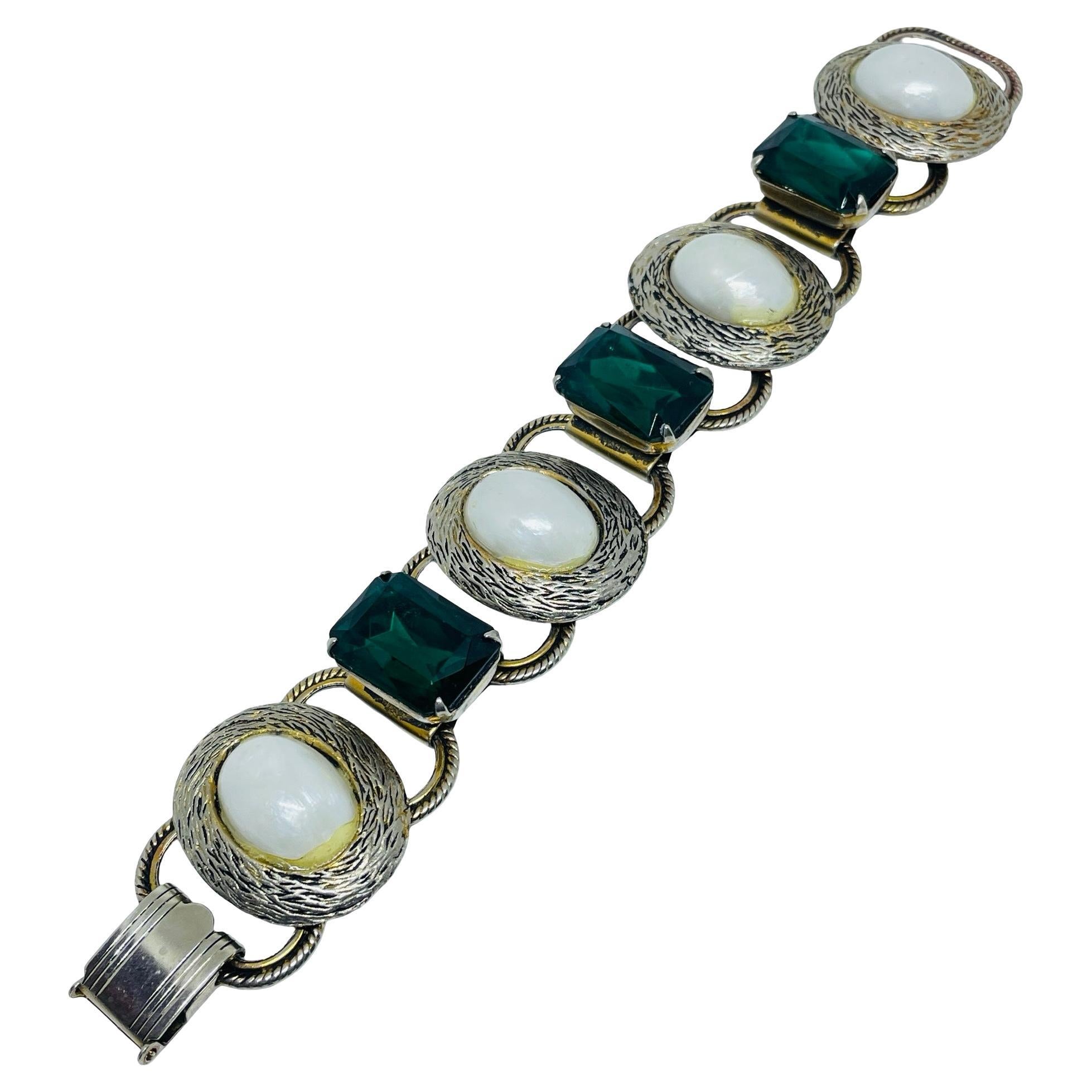 Vintage silver tone emerald glass pearls designer link bracelet For Sale
