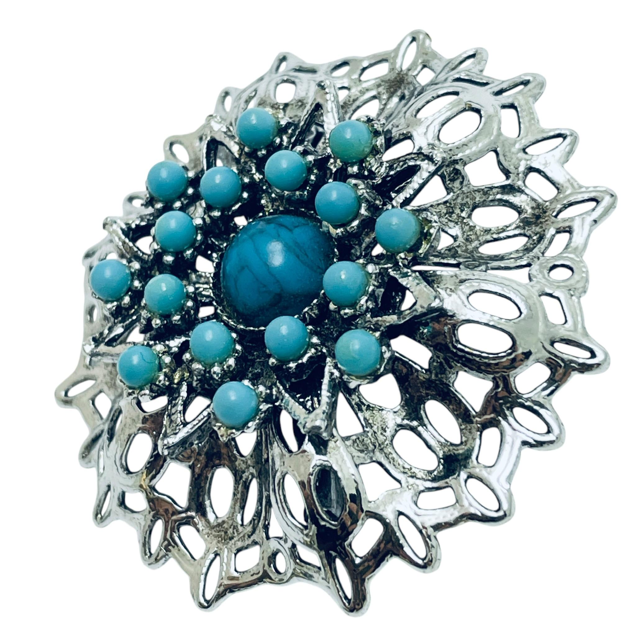 DETAILS

• unsigned 

• silver tone with faux stones

• vintage designer brooch 

MEASUREMENTS  

• 

CONDITION

•  very good vintage condition with minimal signs of wear 

 Sku 48

❤️❤️  VINTAGE DESIGNER JEWELRY ❤️❤️

❤️❤️  ALEXANDER’S BOUTIQUE 