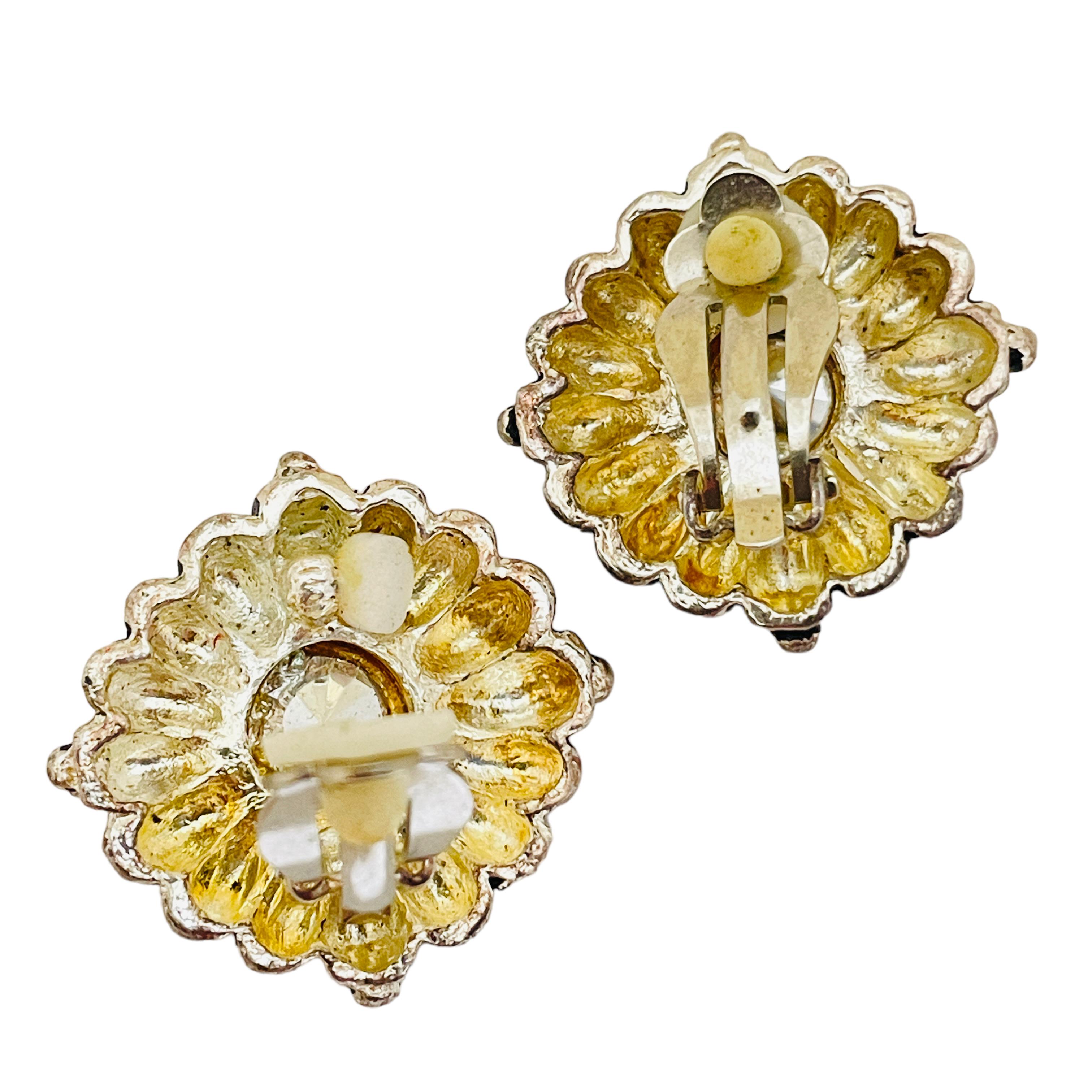 Vintage silver tone glass designer runway clip on earrings   In Excellent Condition For Sale In Palos Hills, IL