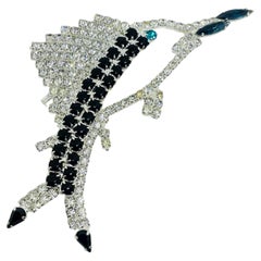 Spilla vintage in argento con pietre di vetro Jewell, delfino figurato di design