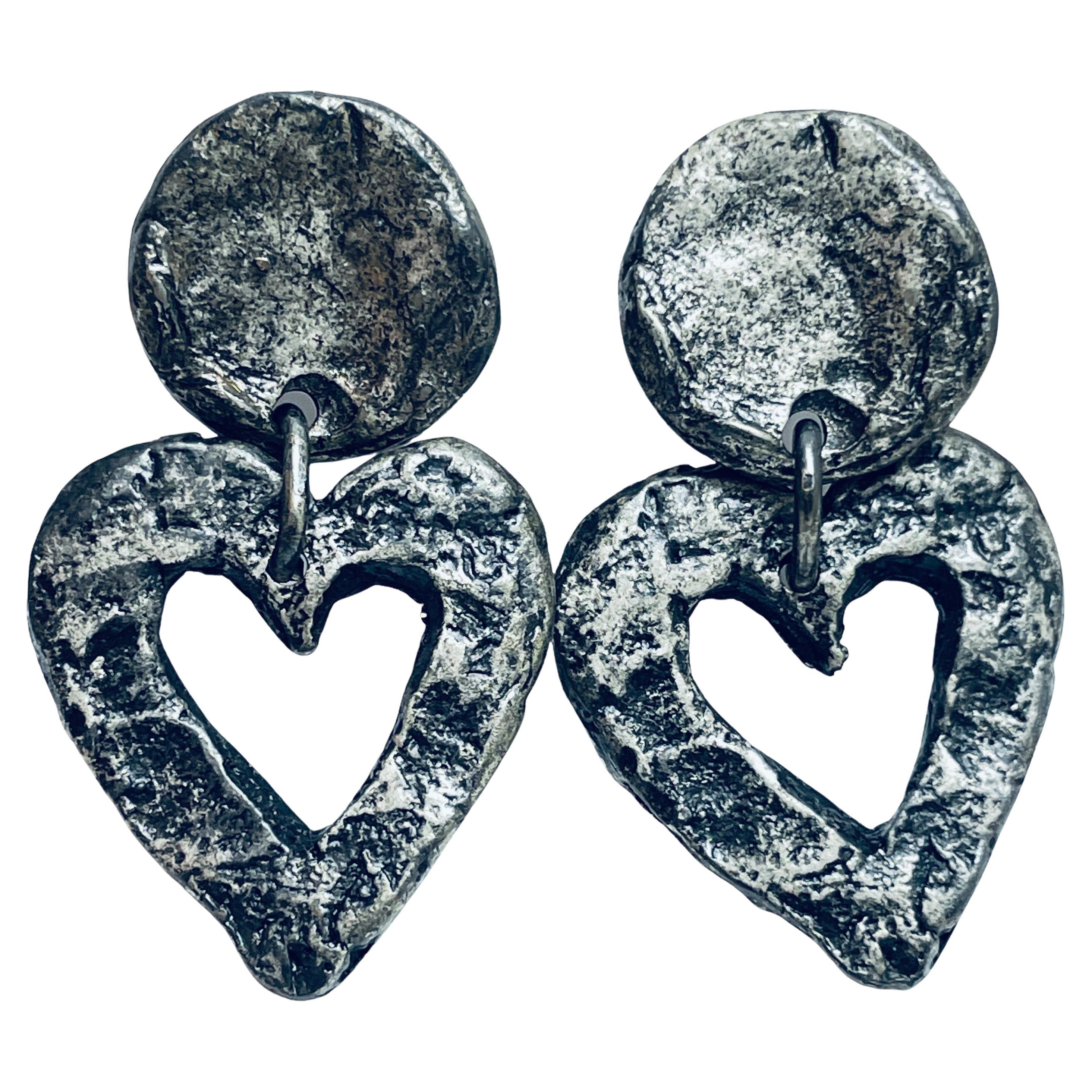 Vintage silver tone massive heart dangle clip on earrings For Sale