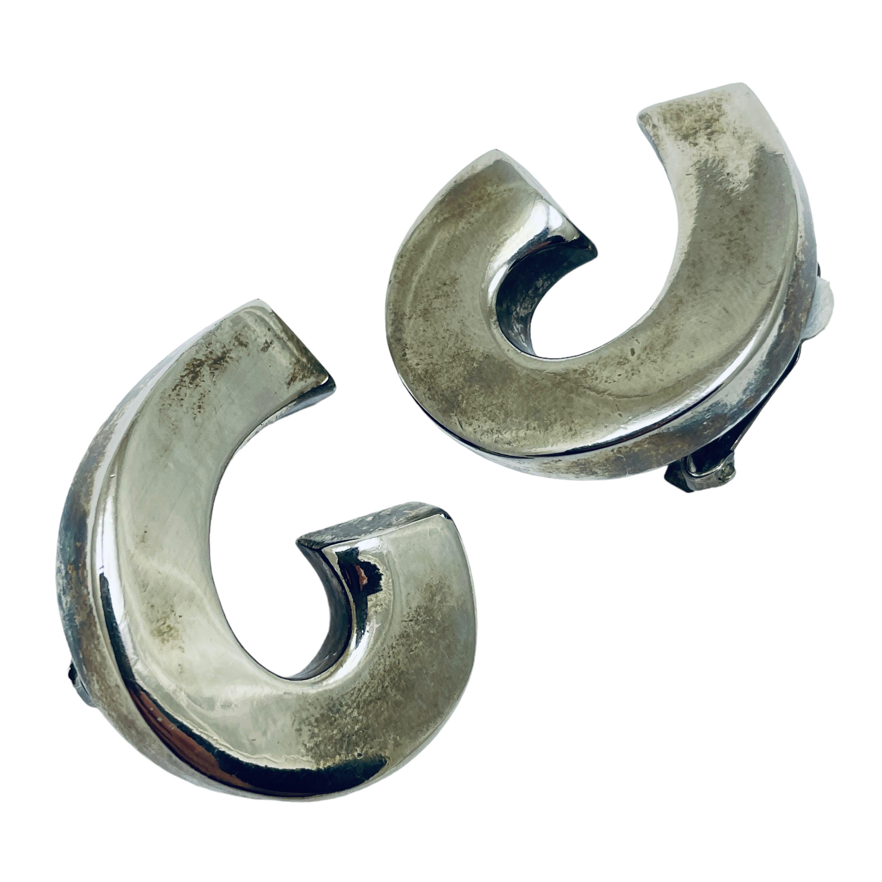 Vintage Silber Ton modernistischen geometrischen Designer 80er Jahre Clip auf Ohrringe für Damen oder Herren im Angebot