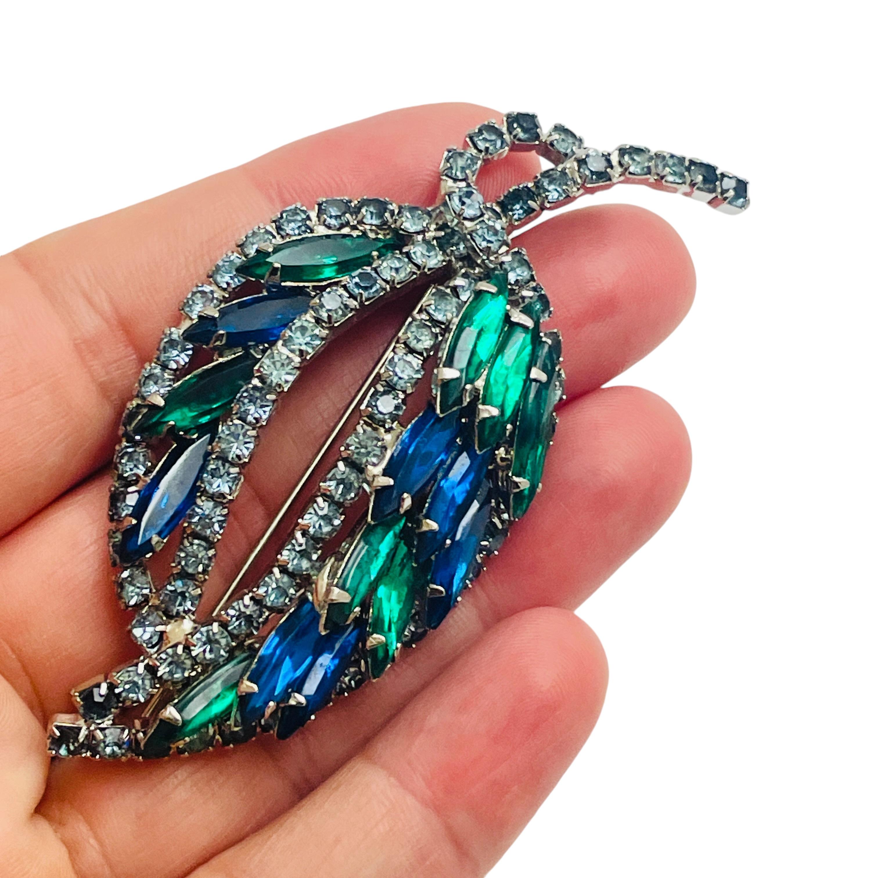Vintage silver tone navette blue green rhinestones designer earrings brooch set en vente 1