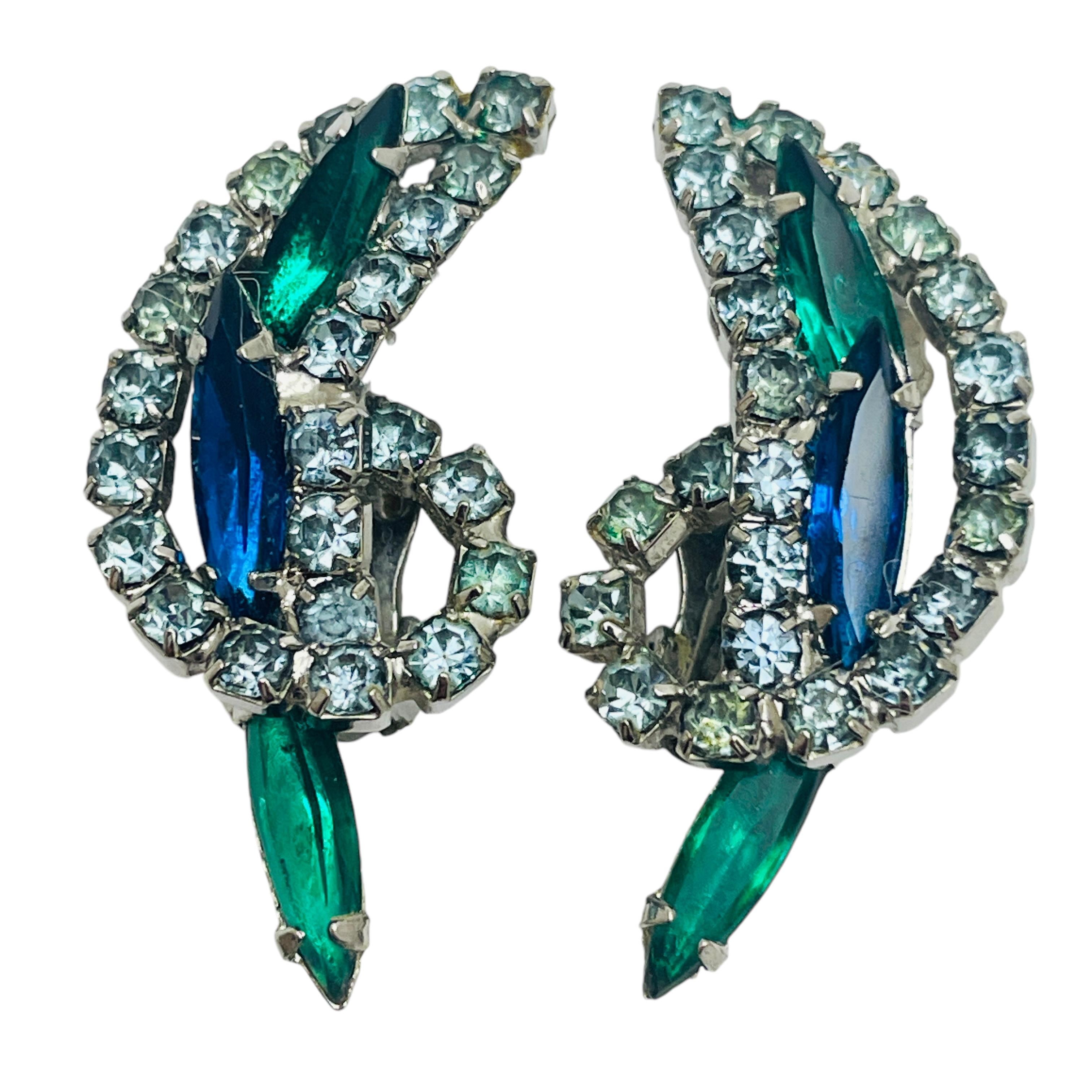 Vintage silver tone navette blue green rhinestones designer earrings brooch set en vente 2