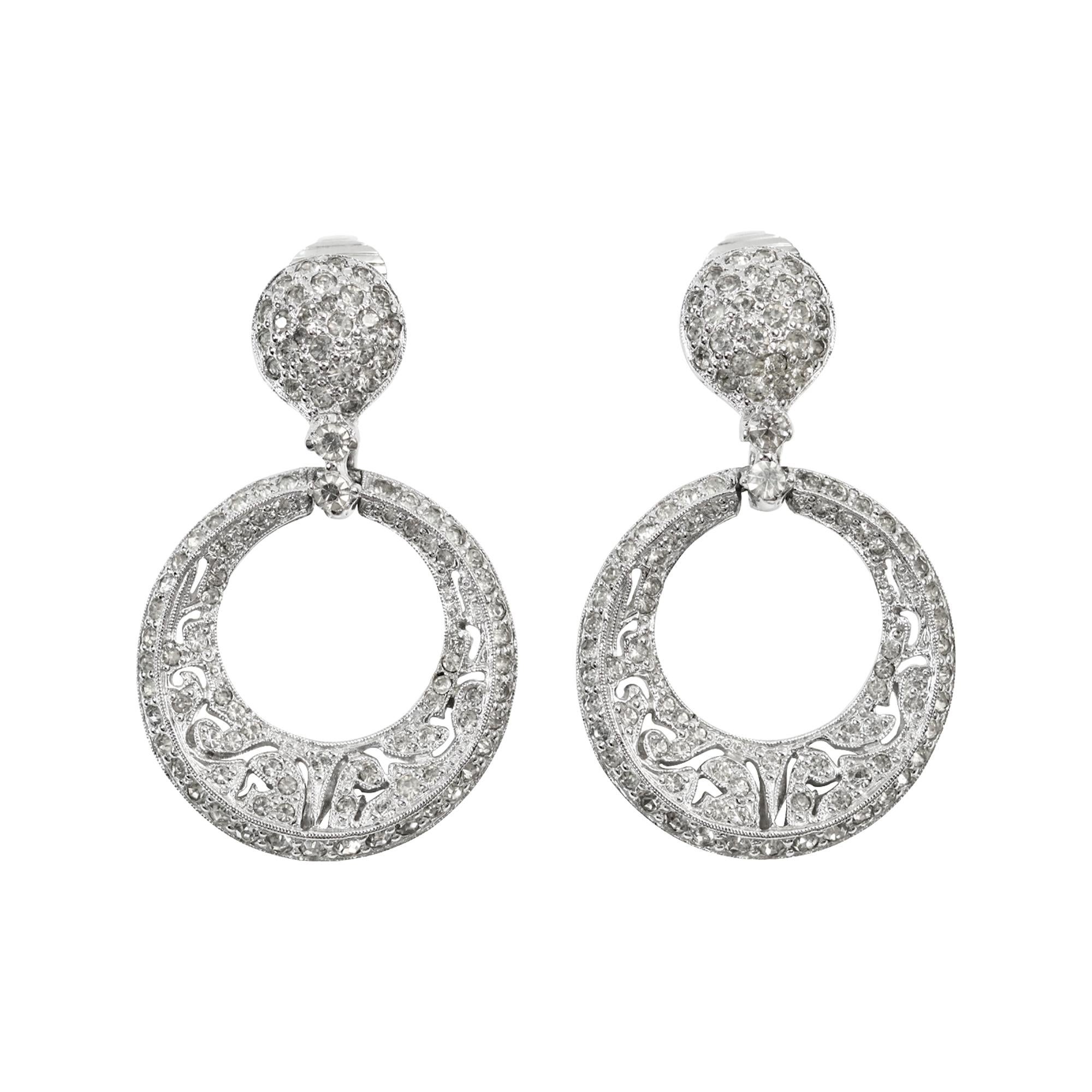 Pendientes de aro con pavé vintage en tono plateado Circa años 80 Moderno en venta