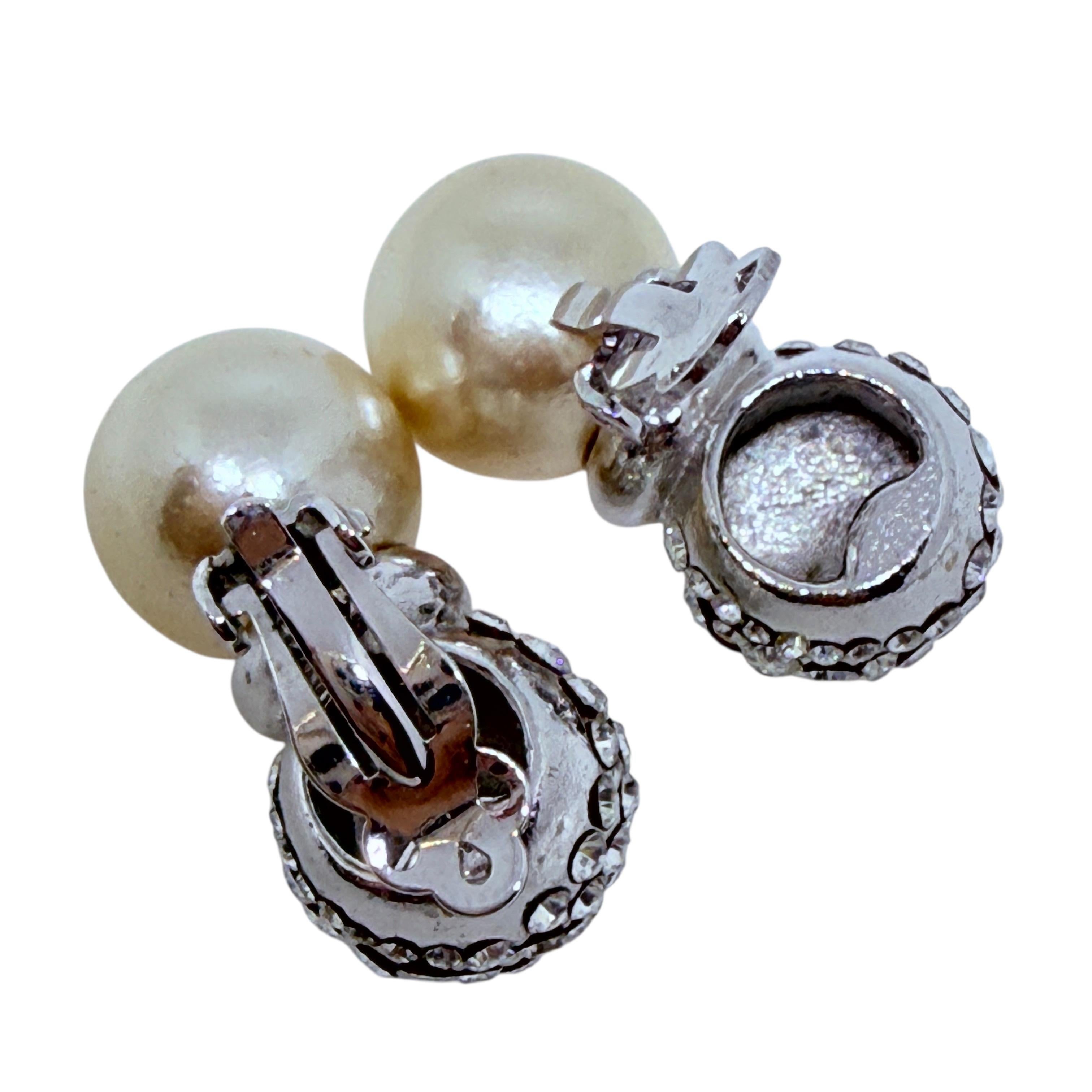 Vintage Silber Ton pflastern Strass faux Perle Designer Clip auf Ohrringe für Damen oder Herren im Angebot