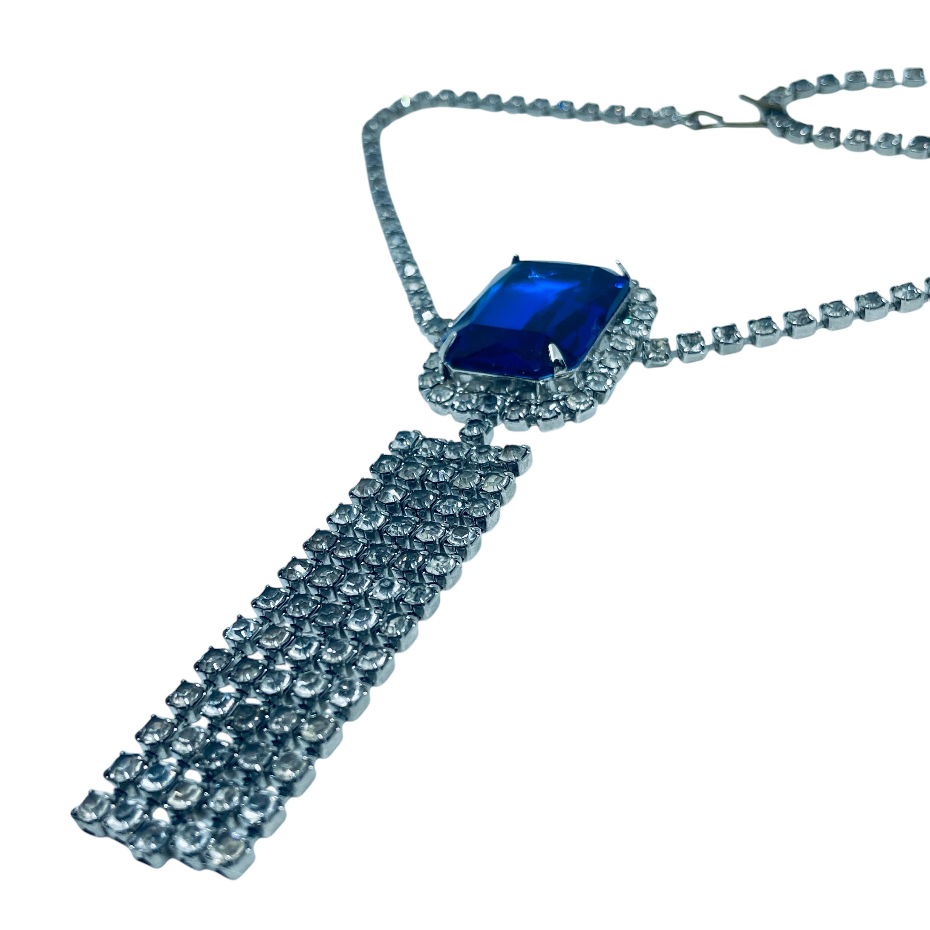 Collana vintage in argento con strass incastonati e zaffiro in vetro di design In condizioni buone in vendita a Palos Hills, IL
