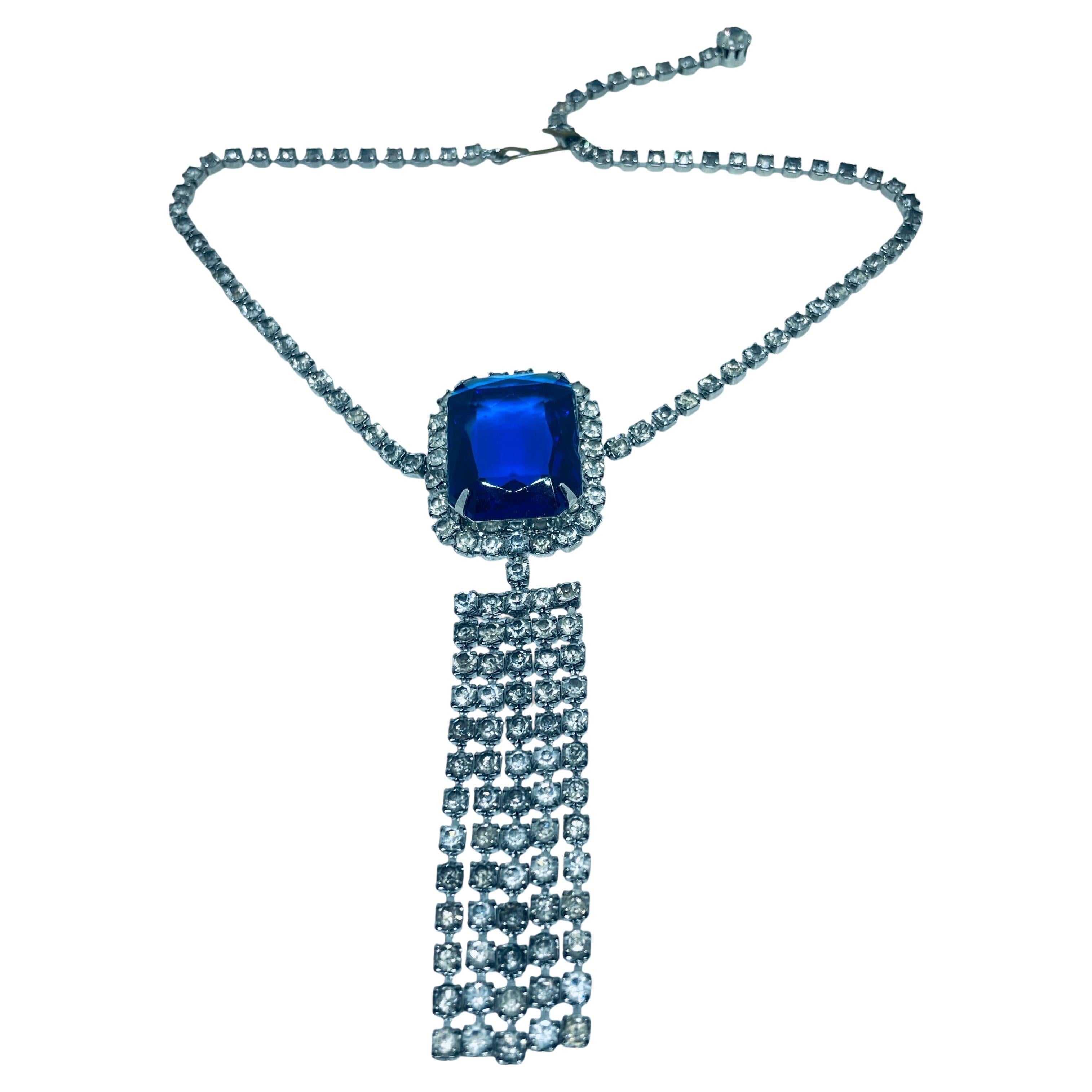 Collana vintage in argento con strass incastonati e zaffiro in vetro di design in vendita