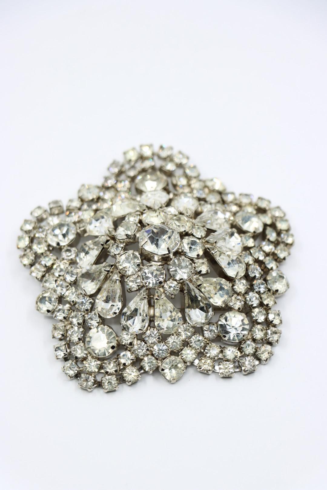 Vintage Silver Tone Rhinestone Flower Brooch Pin 3
