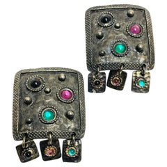 Boucles d'oreilles vintage à clip avec strass et ton argenté